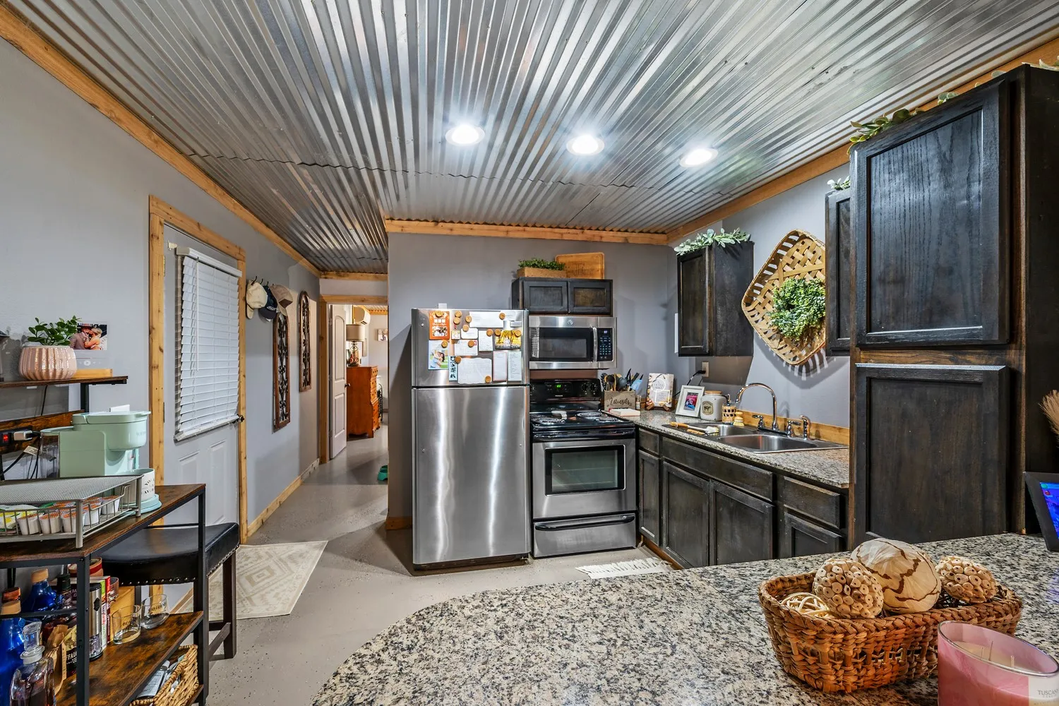 Single Family Residence For Sale in Grayson County , 1011 Red Road, Howe, Texas 75459, 4 Bedroom, 3 Bathroom, 2 Garage spaces, 2,884 Sqft, built in 2015, Price $1,479,000, mls#21187799, Real Estate Agent in Howe, Homes For Sale in Grayson county, Homes For Sale in Howe, Realtor in Howe Texas, Real Estate Brokerage Independent Realty Texas, Luminita Cordes Realtor