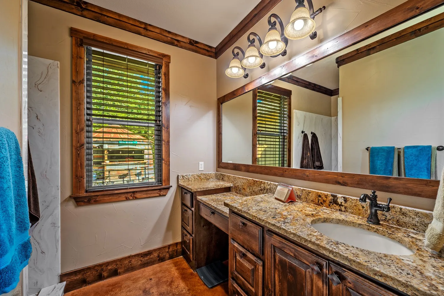 Single Family Residence For Sale in Grayson County , 1011 Red Road, Howe, Texas 75459, 4 Bedroom, 3 Bathroom, 2 Garage spaces, 2,884 Sqft, built in 2015, Price $1,479,000, mls#21187799, Real Estate Agent in Howe, Homes For Sale in Grayson county, Homes For Sale in Howe, Realtor in Howe Texas, Real Estate Brokerage Independent Realty Texas, Luminita Cordes Realtor