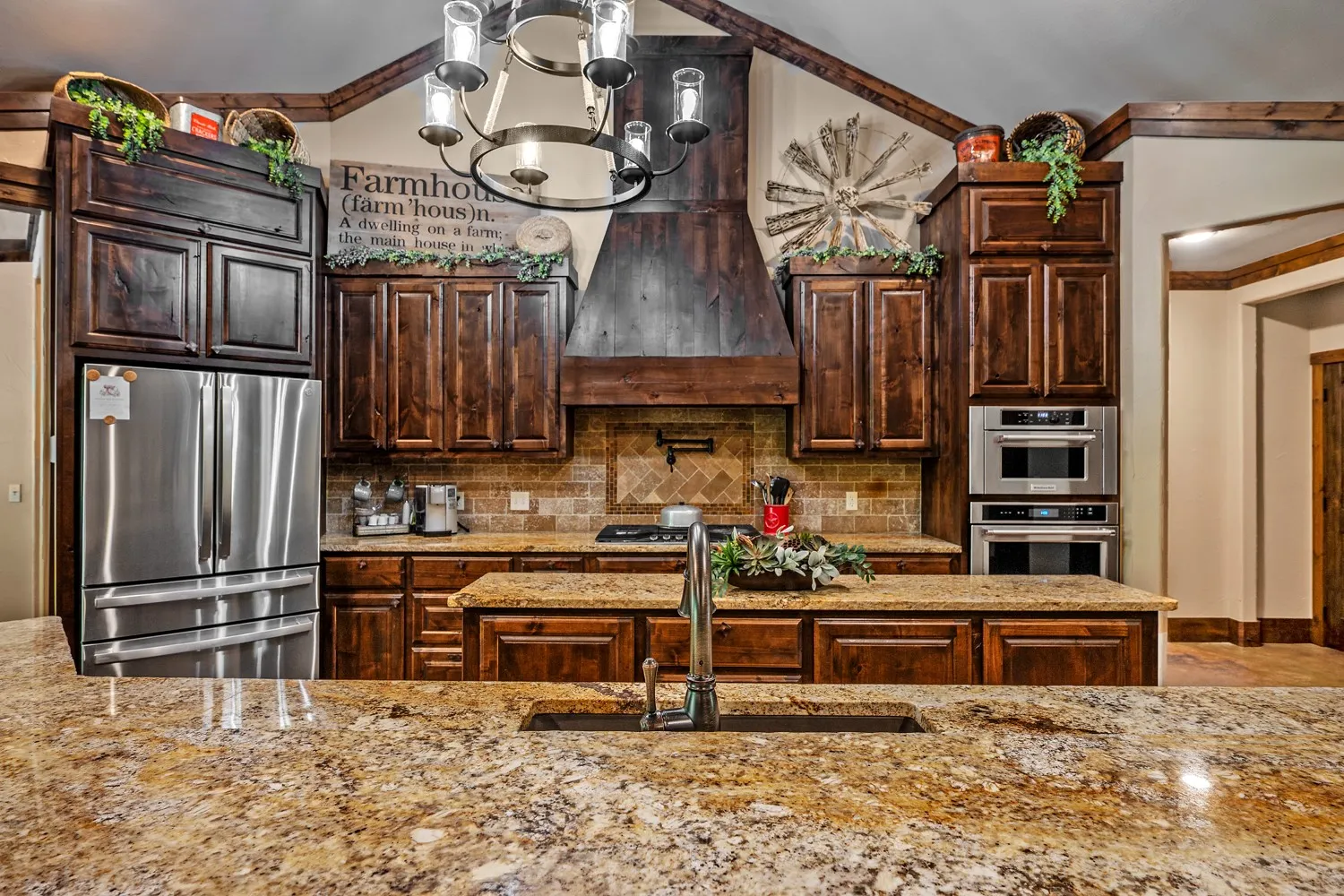 Single Family Residence For Sale in Grayson County , 1011 Red Road, Howe, Texas 75459, 4 Bedroom, 3 Bathroom, 2 Garage spaces, 2,884 Sqft, built in 2015, Price $1,479,000, mls#21187799, Real Estate Agent in Howe, Homes For Sale in Grayson county, Homes For Sale in Howe, Realtor in Howe Texas, Real Estate Brokerage Independent Realty Texas, Luminita Cordes Realtor