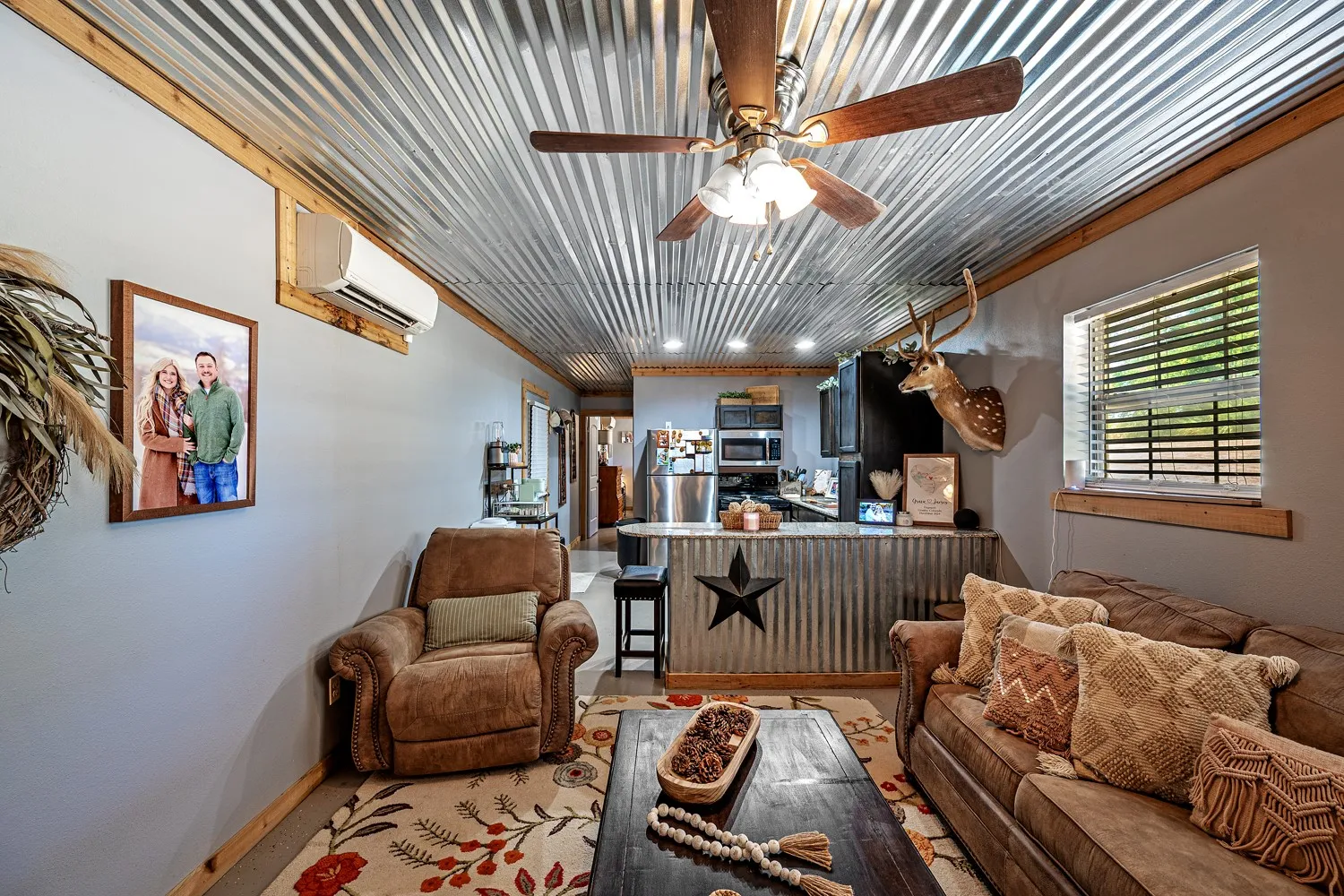Single Family Residence For Sale in Grayson County , 1011 Red Road, Howe, Texas 75459, 4 Bedroom, 3 Bathroom, 2 Garage spaces, 2,884 Sqft, built in 2015, Price $1,479,000, mls#21187799, Real Estate Agent in Howe, Homes For Sale in Grayson county, Homes For Sale in Howe, Realtor in Howe Texas, Real Estate Brokerage Independent Realty Texas, Luminita Cordes Realtor
