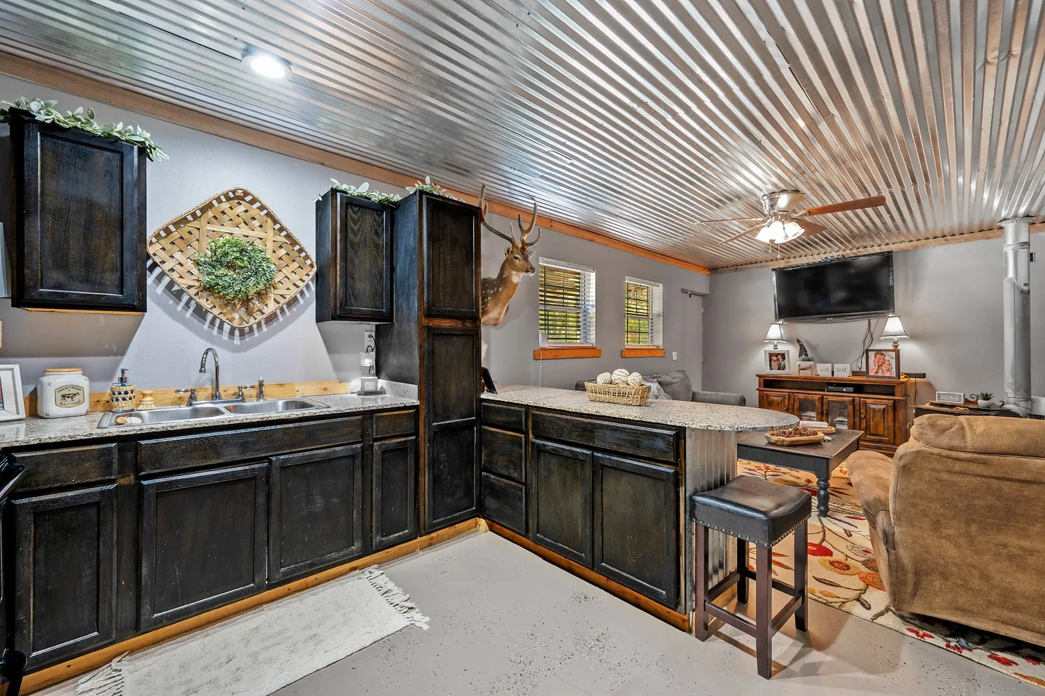 Single Family Residence For Sale in Grayson County , 1011 Red Road, Howe, Texas 75459, 4 Bedroom, 3 Bathroom, 2 Garage spaces, 2,884 Sqft, built in 2015, Price $1,479,000, mls#21187799, Real Estate Agent in Howe, Homes For Sale in Grayson county, Homes For Sale in Howe, Realtor in Howe Texas, Real Estate Brokerage Independent Realty Texas, Luminita Cordes Realtor