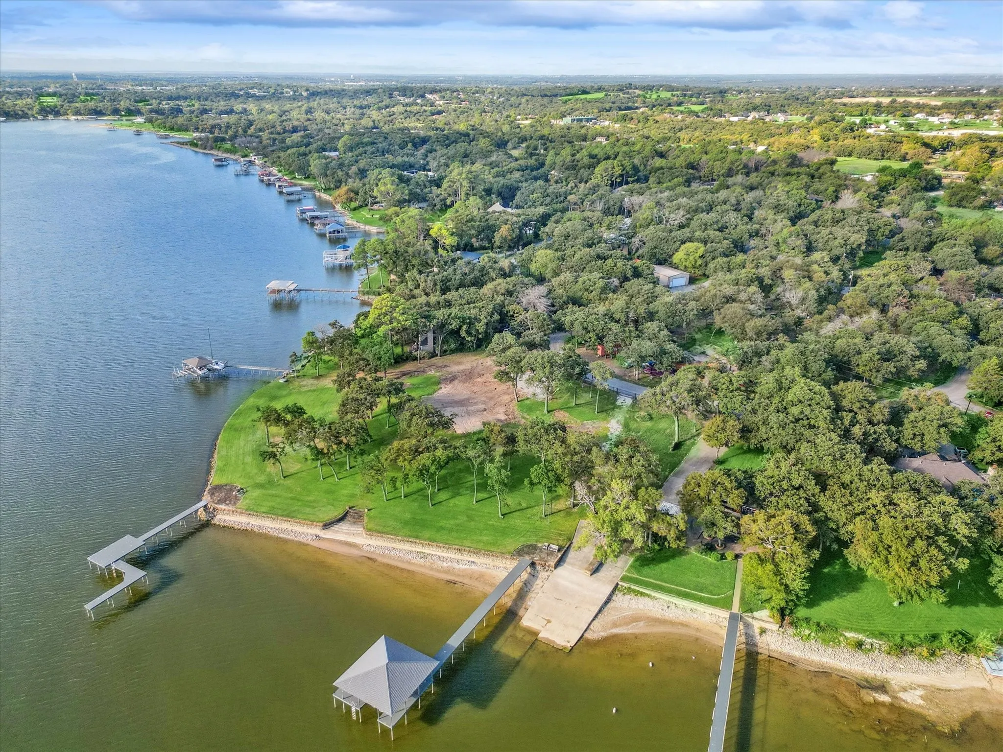 Improved Land For Sale in Tarrant County , 12424 Lake Forest Drive, Azle, Texas 76020, 0, 0, Garage spaces, 0 Sqft, built in 0, Price $999,999, mls#21194743, Real Estate Agent in Azle, Homes For Sale in Tarrant county, Homes For Sale in Azle, Realtor in Azle Texas, Real Estate Brokerage Independent Realty Texas, Luminita Cordes Realtor