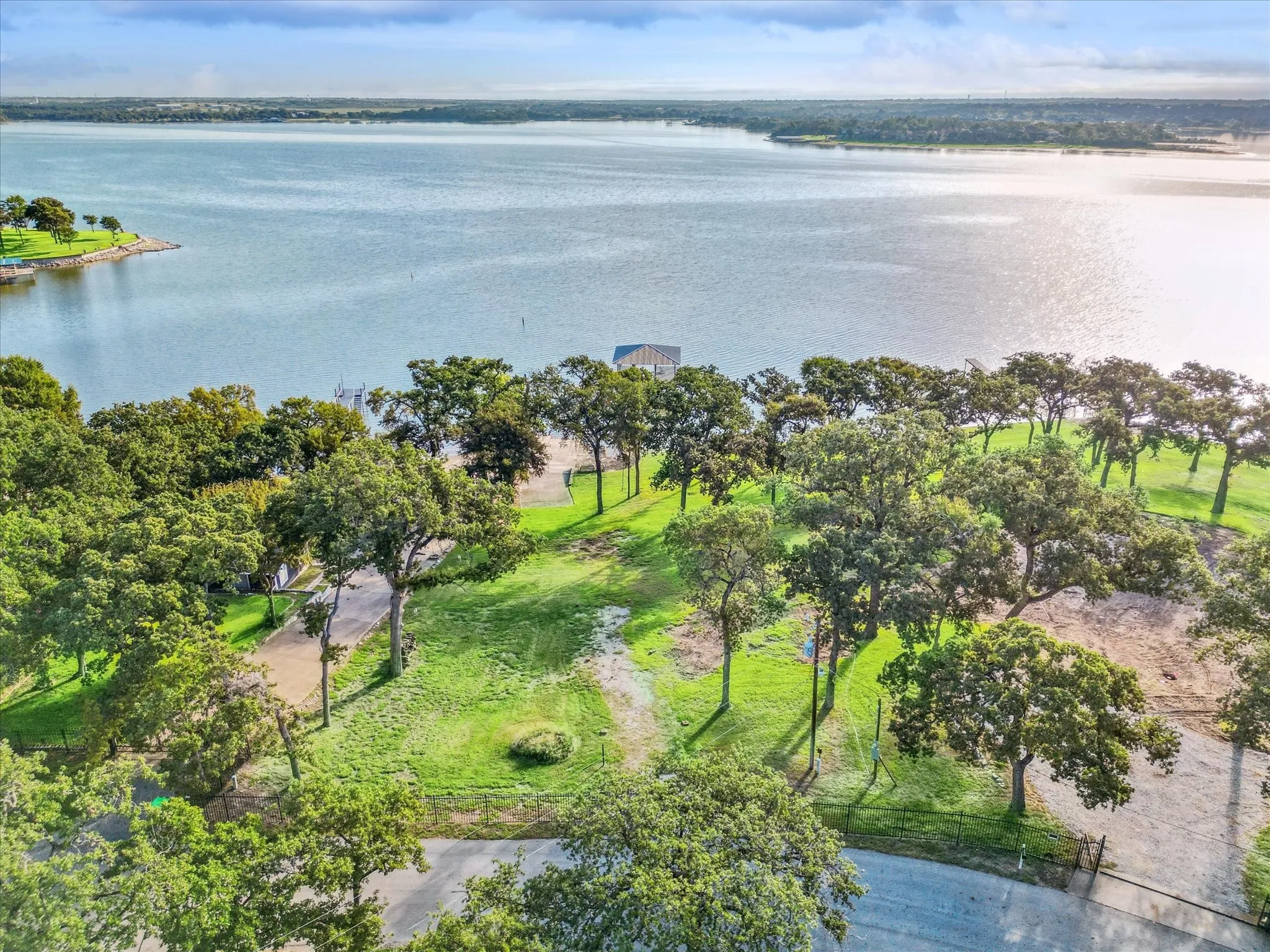 Improved Land For Sale in Tarrant County , 12424 Lake Forest Drive, Azle, Texas 76020, 0, 0, Garage spaces, 0 Sqft, built in 0, Price $999,999, mls#21194743, Real Estate Agent in Azle, Homes For Sale in Tarrant county, Homes For Sale in Azle, Realtor in Azle Texas, Real Estate Brokerage Independent Realty Texas, Luminita Cordes Realtor