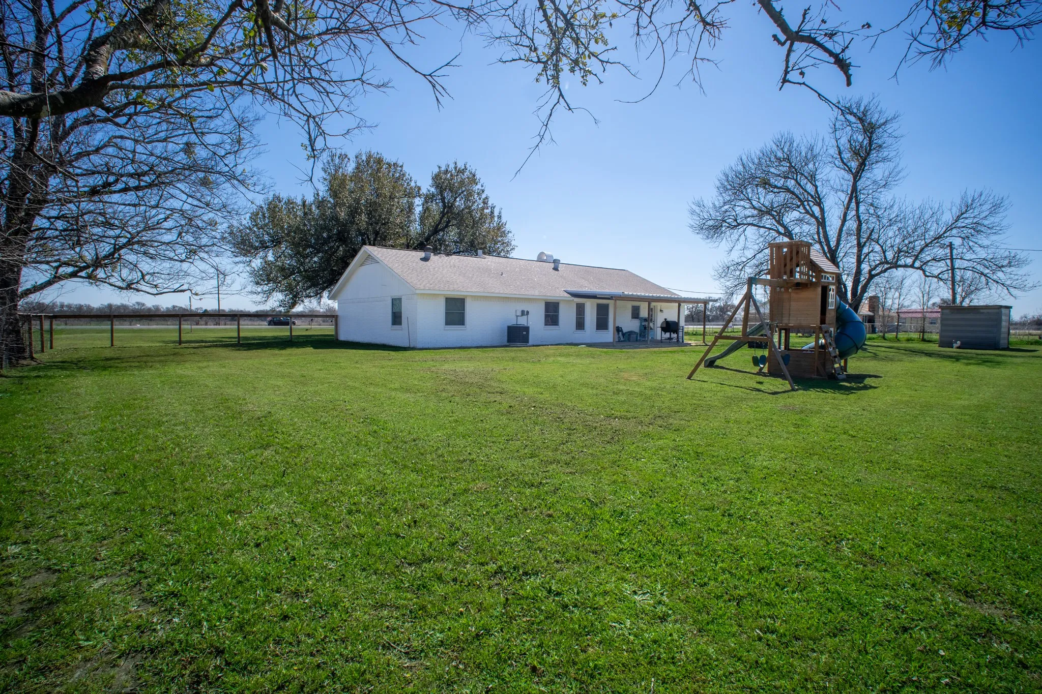 Single Family Residence For Sale in Limestone County , 1916 S Hwy 14, Groesbeck, Texas 76642, 3 Bedroom, 2 Bathroom, 2 Garage spaces, 1,980 Sqft, built in 1984, mls#21193192, Real Estate Agent in Groesbeck, Homes For Sale in Limestone county, Homes For Sale in Groesbeck, Realtor in Groesbeck Texas, Real Estate Brokerage Independent Realty Texas, Luminita Cordes Realtor