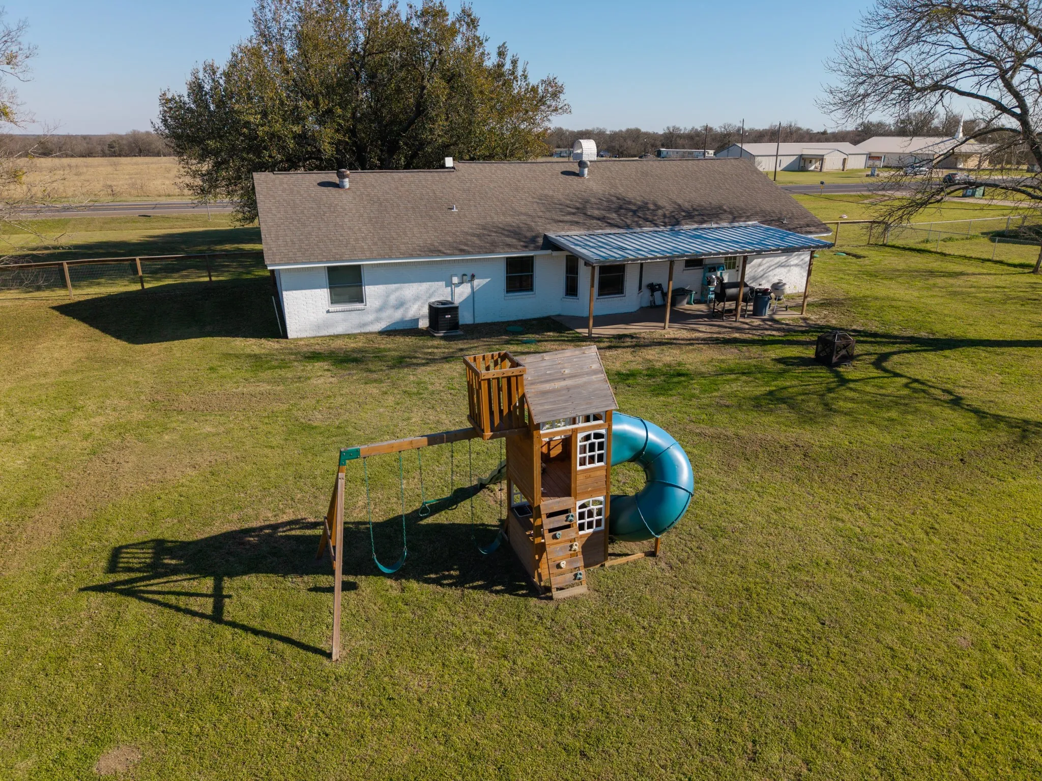 Single Family Residence For Sale in Limestone County , 1916 S Hwy 14, Groesbeck, Texas 76642, 3 Bedroom, 2 Bathroom, 2 Garage spaces, 1,980 Sqft, built in 1984, mls#21193192, Real Estate Agent in Groesbeck, Homes For Sale in Limestone county, Homes For Sale in Groesbeck, Realtor in Groesbeck Texas, Real Estate Brokerage Independent Realty Texas, Luminita Cordes Realtor