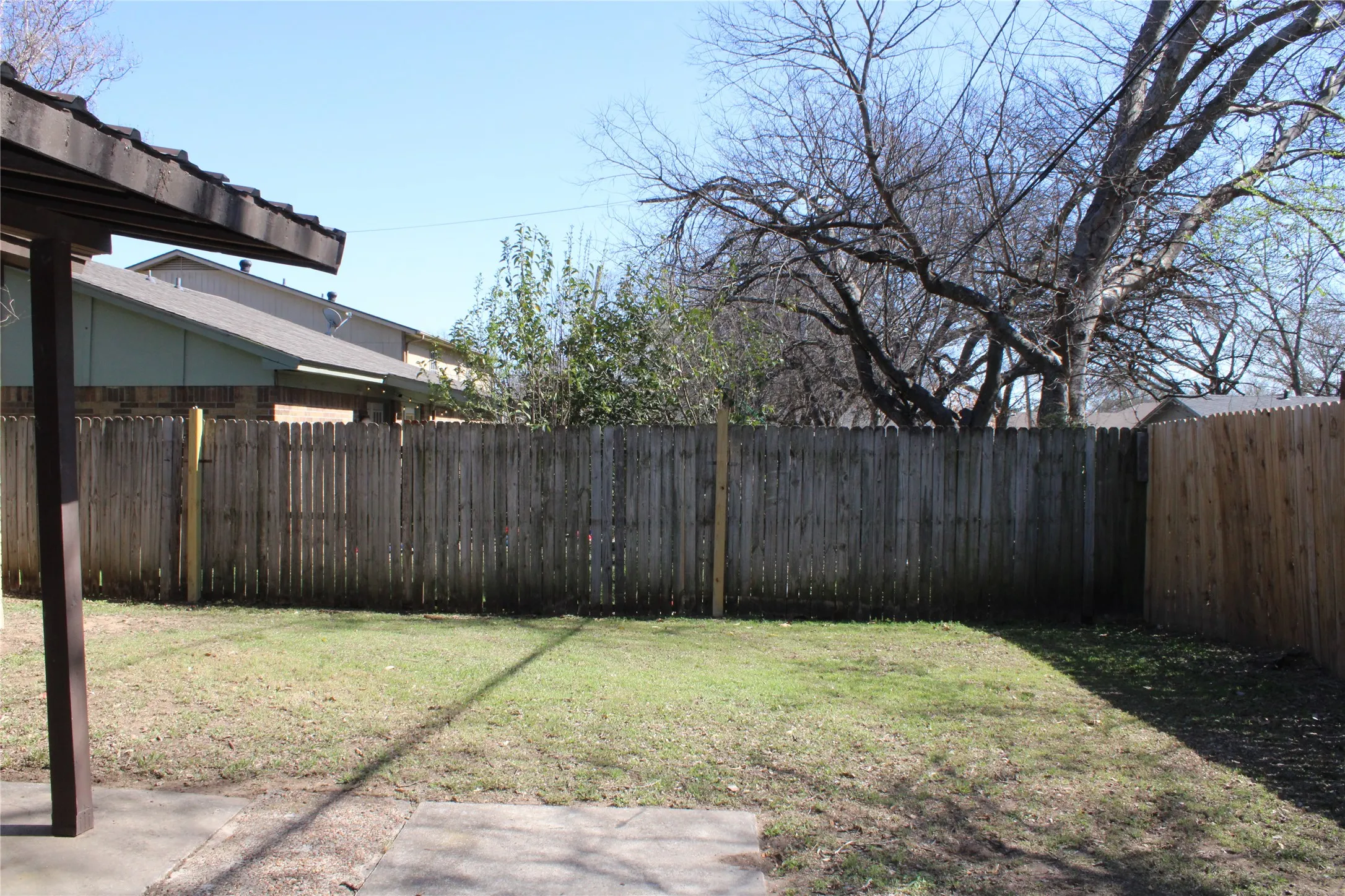 Duplex For Sale in Johnson County , 615 Renfro Street, Burleson, Texas 76028, 5 Bedroom, 4 Bathroom, 1 Garage spaces, 0 Sqft, built in 1981, Preowned, mls#21195000, Real Estate Agent in Burleson, Homes For Sale in Johnson county, Homes For Sale in Burleson, Realtor in Burleson Texas, Real Estate Brokerage Independent Realty Texas, Luminita Cordes Realtor