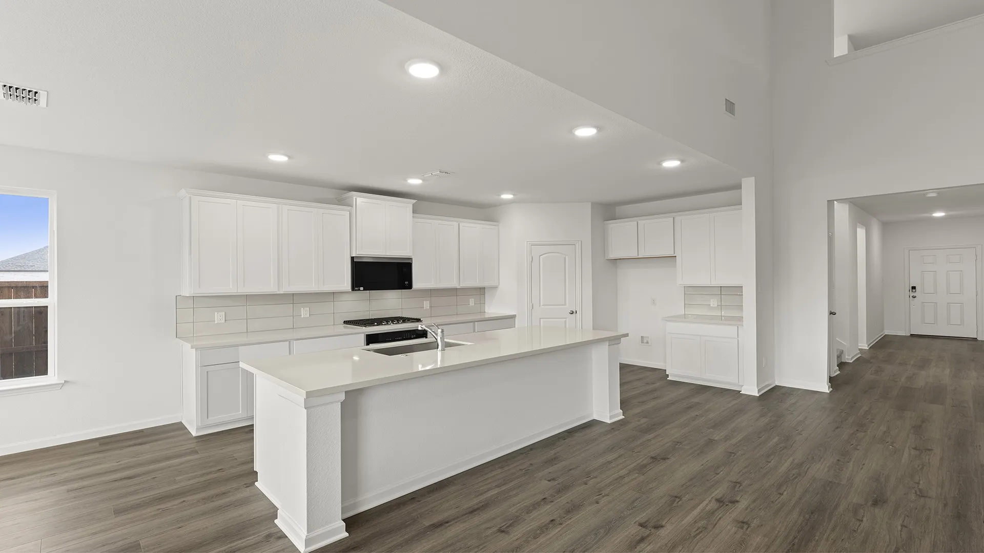 08. 9328 Derry - Kitchen (2)