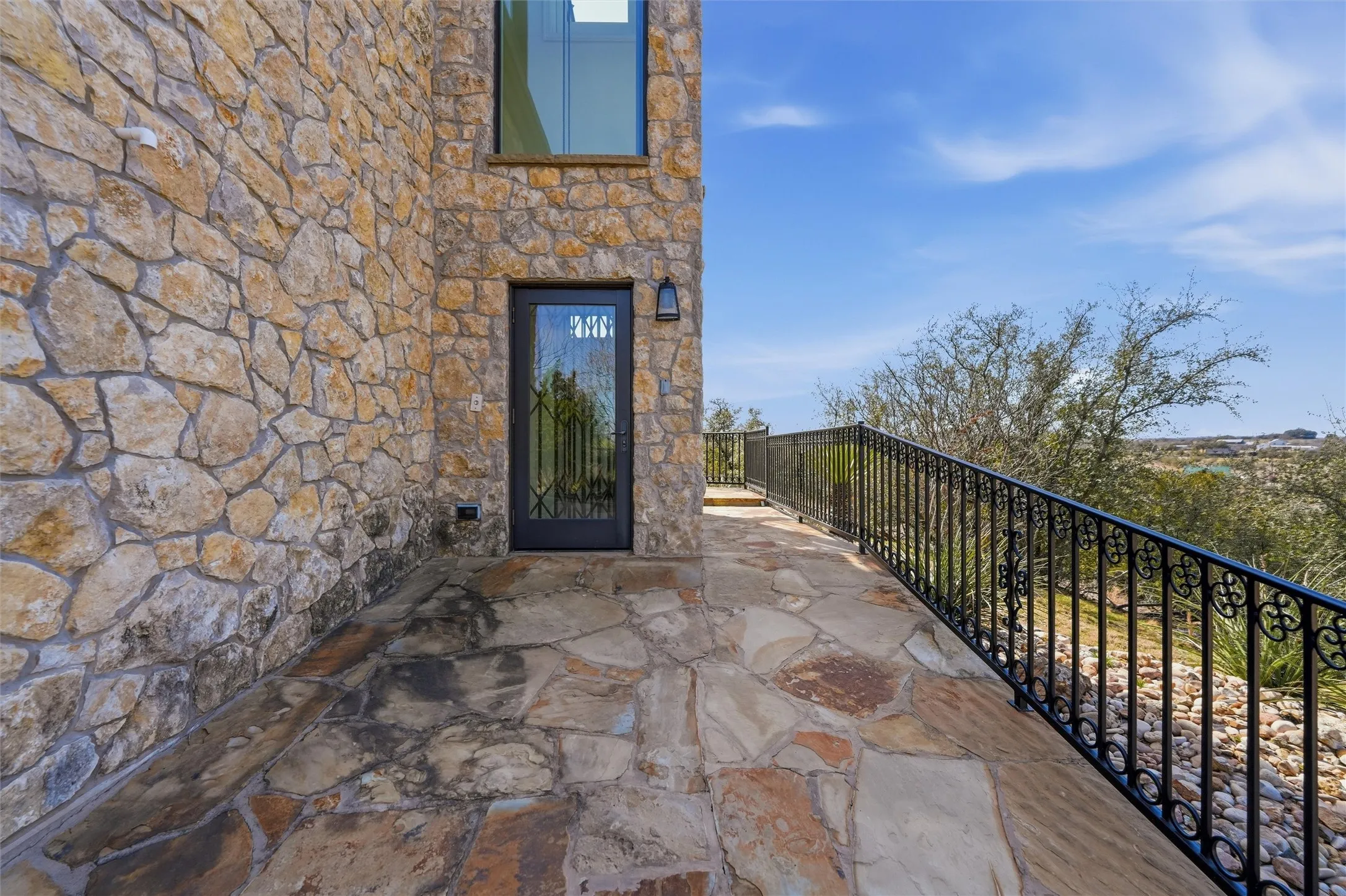 Single Family Residence For Sale in Palo Pinto County , 6161 W Hells Gate Drive, Possum Kingdom Lake, Texas 76475, 4 Bedroom, 4 Bathroom, 3 Garage spaces, 3,575 Sqft, built in 2005, Preowned, mls#21193173, Real Estate Agent in Possum Kingdom Lake, Homes For Sale in Palo Pinto county, Homes For Sale in Possum Kingdom Lake, Realtor in Possum Kingdom Lake Texas, Real Estate Brokerage Independent Realty Texas, Luminita Cordes Realtor