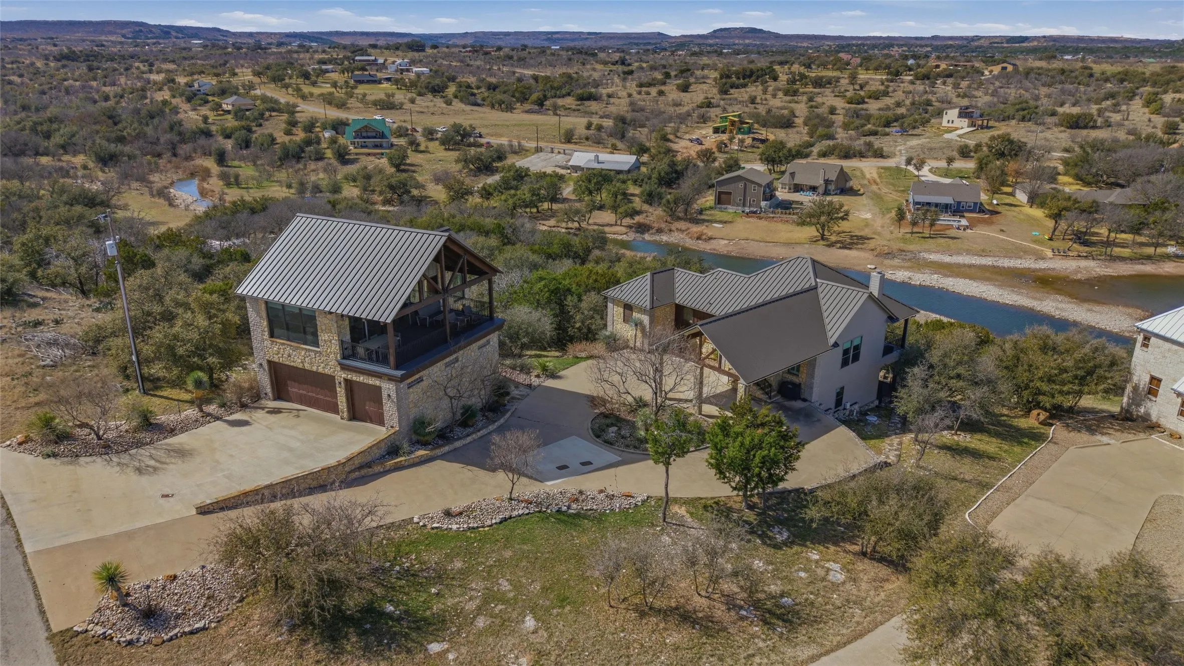 Single Family Residence For Sale in Palo Pinto County , 6161 W Hells Gate Drive, Possum Kingdom Lake, Texas 76475, 4 Bedroom, 4 Bathroom, 3 Garage spaces, 3,575 Sqft, built in 2005, Preowned, mls#21193173, Real Estate Agent in Possum Kingdom Lake, Homes For Sale in Palo Pinto county, Homes For Sale in Possum Kingdom Lake, Realtor in Possum Kingdom Lake Texas, Real Estate Brokerage Independent Realty Texas, Luminita Cordes Realtor