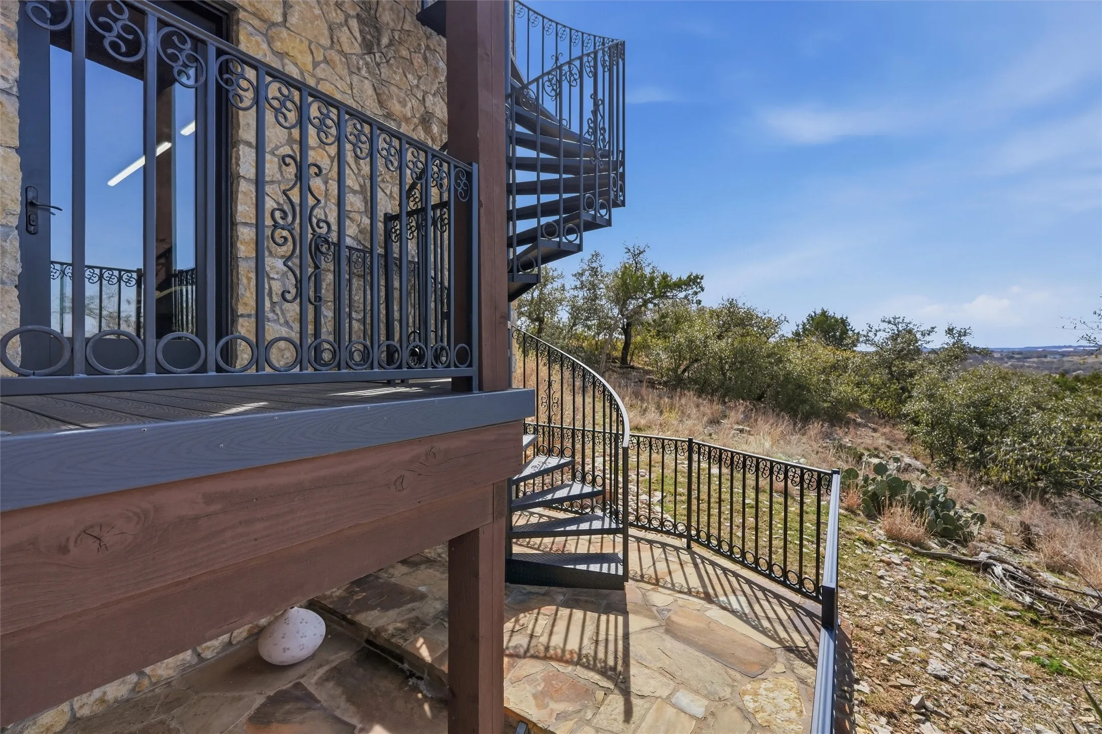 Single Family Residence For Sale in Palo Pinto County , 6161 W Hells Gate Drive, Possum Kingdom Lake, Texas 76475, 4 Bedroom, 4 Bathroom, 3 Garage spaces, 3,575 Sqft, built in 2005, Preowned, mls#21193173, Real Estate Agent in Possum Kingdom Lake, Homes For Sale in Palo Pinto county, Homes For Sale in Possum Kingdom Lake, Realtor in Possum Kingdom Lake Texas, Real Estate Brokerage Independent Realty Texas, Luminita Cordes Realtor