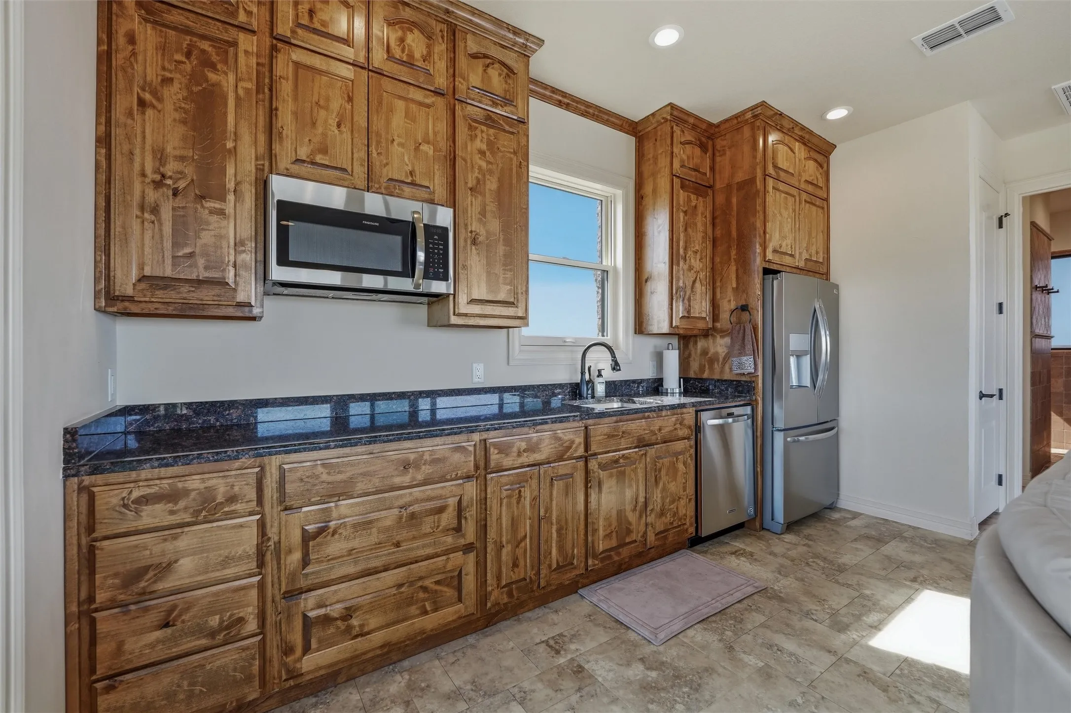 Single Family Residence For Sale in Palo Pinto County , 6161 W Hells Gate Drive, Possum Kingdom Lake, Texas 76475, 4 Bedroom, 4 Bathroom, 3 Garage spaces, 3,575 Sqft, built in 2005, Preowned, mls#21193173, Real Estate Agent in Possum Kingdom Lake, Homes For Sale in Palo Pinto county, Homes For Sale in Possum Kingdom Lake, Realtor in Possum Kingdom Lake Texas, Real Estate Brokerage Independent Realty Texas, Luminita Cordes Realtor