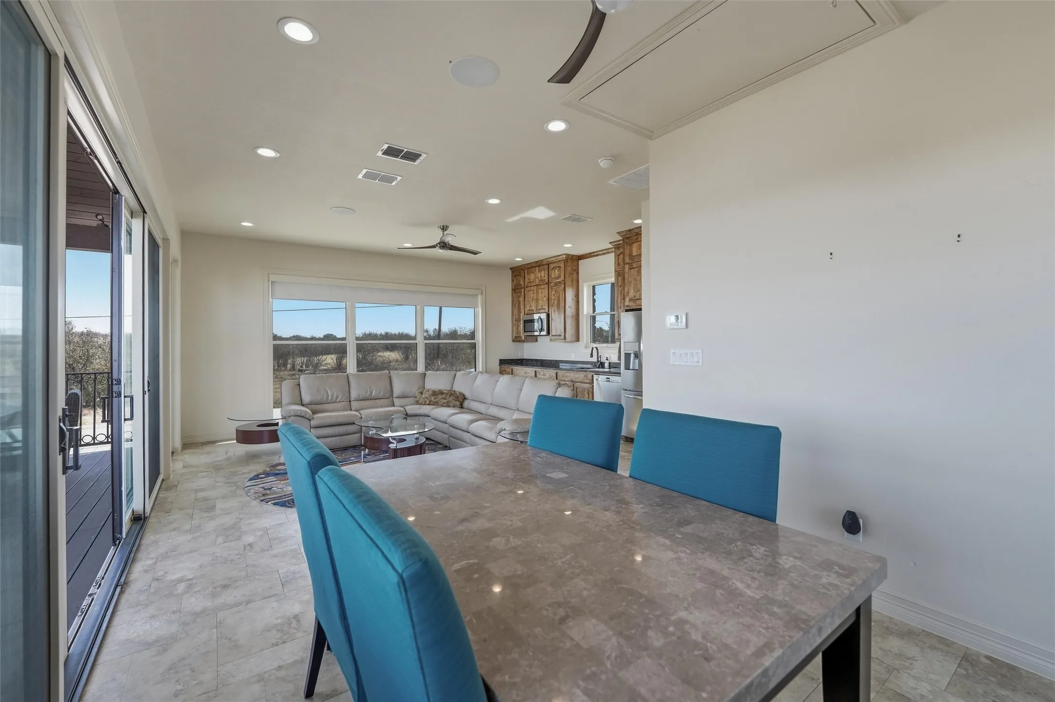 Single Family Residence For Sale in Palo Pinto County , 6161 W Hells Gate Drive, Possum Kingdom Lake, Texas 76475, 4 Bedroom, 4 Bathroom, 3 Garage spaces, 3,575 Sqft, built in 2005, Preowned, mls#21193173, Real Estate Agent in Possum Kingdom Lake, Homes For Sale in Palo Pinto county, Homes For Sale in Possum Kingdom Lake, Realtor in Possum Kingdom Lake Texas, Real Estate Brokerage Independent Realty Texas, Luminita Cordes Realtor