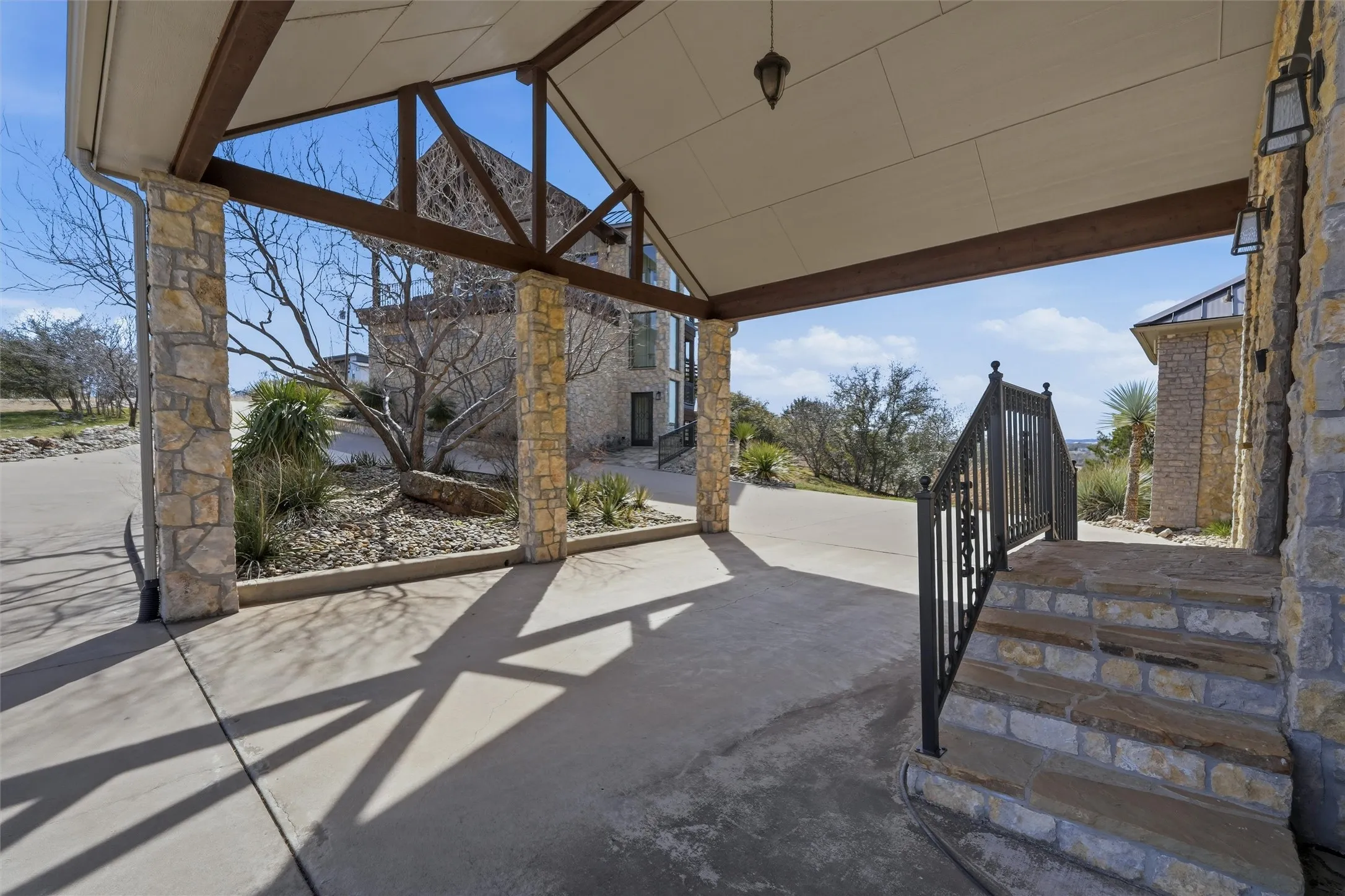 Single Family Residence For Sale in Palo Pinto County , 6161 W Hells Gate Drive, Possum Kingdom Lake, Texas 76475, 4 Bedroom, 4 Bathroom, 3 Garage spaces, 3,575 Sqft, built in 2005, Preowned, mls#21193173, Real Estate Agent in Possum Kingdom Lake, Homes For Sale in Palo Pinto county, Homes For Sale in Possum Kingdom Lake, Realtor in Possum Kingdom Lake Texas, Real Estate Brokerage Independent Realty Texas, Luminita Cordes Realtor