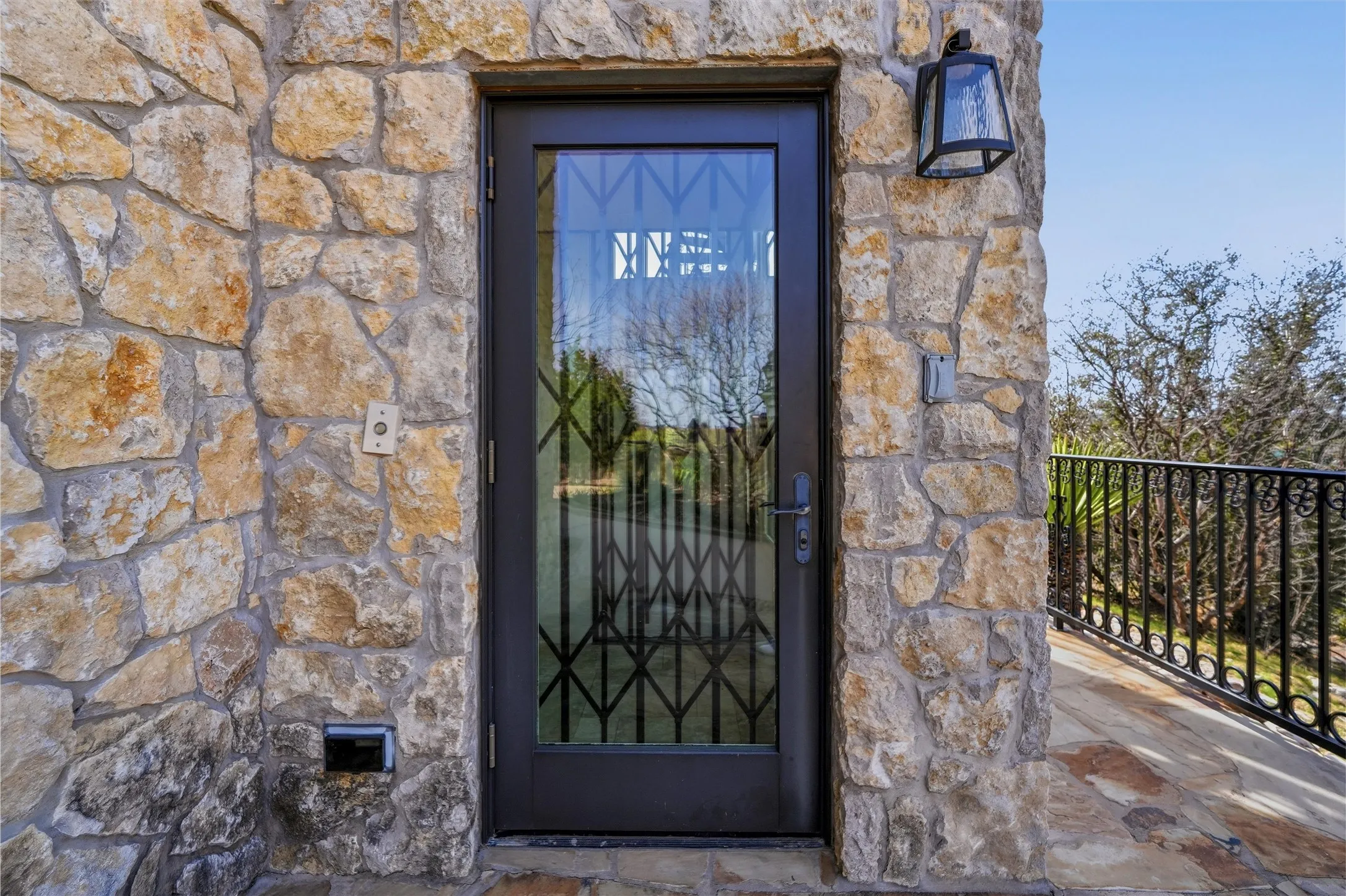 Single Family Residence For Sale in Palo Pinto County , 6161 W Hells Gate Drive, Possum Kingdom Lake, Texas 76475, 4 Bedroom, 4 Bathroom, 3 Garage spaces, 3,575 Sqft, built in 2005, Preowned, mls#21193173, Real Estate Agent in Possum Kingdom Lake, Homes For Sale in Palo Pinto county, Homes For Sale in Possum Kingdom Lake, Realtor in Possum Kingdom Lake Texas, Real Estate Brokerage Independent Realty Texas, Luminita Cordes Realtor