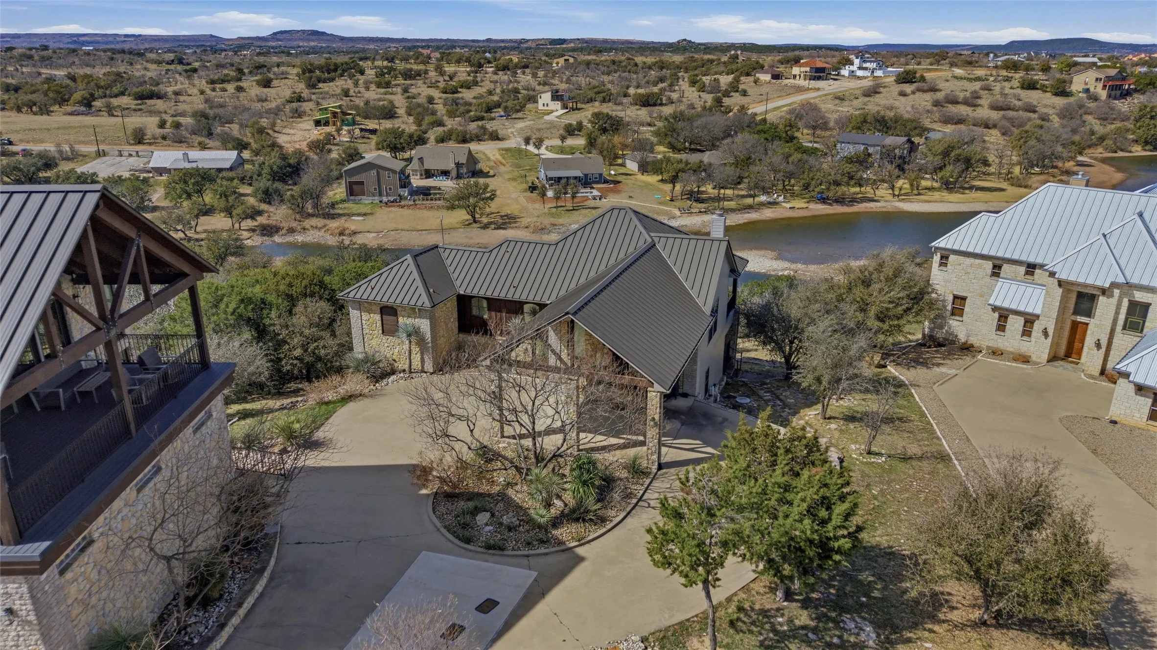 Single Family Residence For Sale in Palo Pinto County , 6161 W Hells Gate Drive, Possum Kingdom Lake, Texas 76475, 4 Bedroom, 4 Bathroom, 3 Garage spaces, 3,575 Sqft, built in 2005, Preowned, mls#21193173, Real Estate Agent in Possum Kingdom Lake, Homes For Sale in Palo Pinto county, Homes For Sale in Possum Kingdom Lake, Realtor in Possum Kingdom Lake Texas, Real Estate Brokerage Independent Realty Texas, Luminita Cordes Realtor