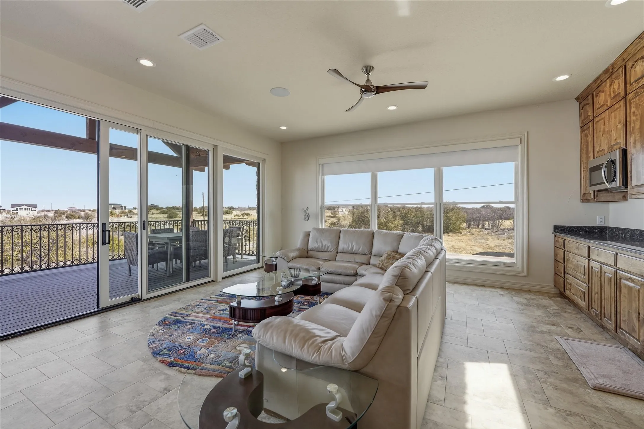 Single Family Residence For Sale in Palo Pinto County , 6161 W Hells Gate Drive, Possum Kingdom Lake, Texas 76475, 4 Bedroom, 4 Bathroom, 3 Garage spaces, 3,575 Sqft, built in 2005, Preowned, mls#21193173, Real Estate Agent in Possum Kingdom Lake, Homes For Sale in Palo Pinto county, Homes For Sale in Possum Kingdom Lake, Realtor in Possum Kingdom Lake Texas, Real Estate Brokerage Independent Realty Texas, Luminita Cordes Realtor
