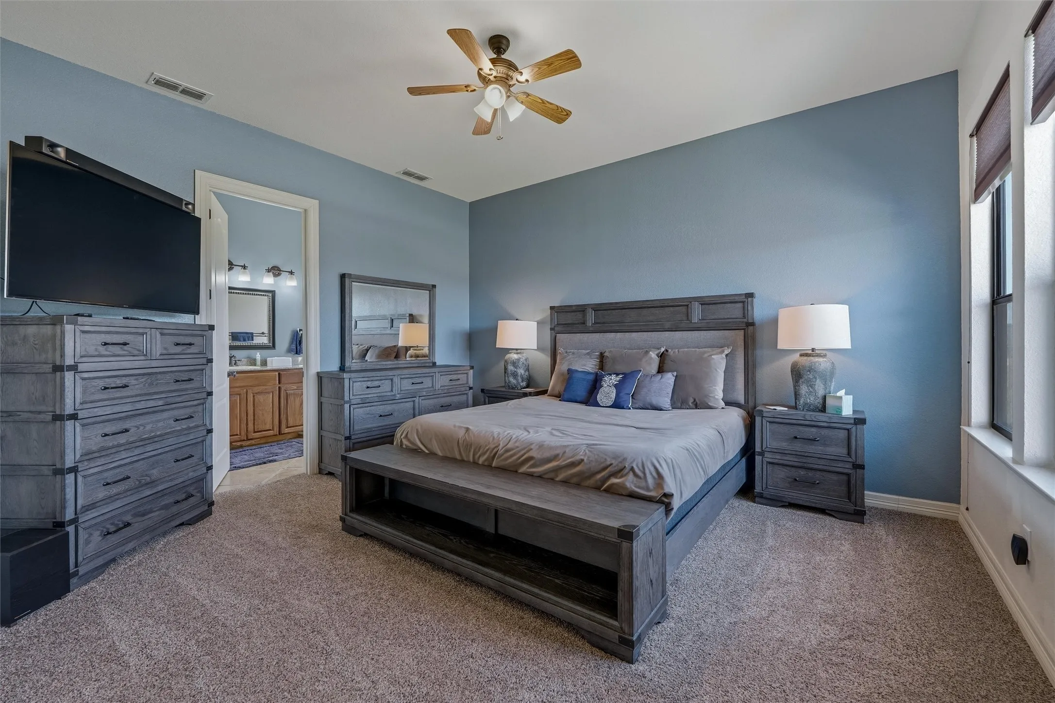 Single Family Residence For Sale in Palo Pinto County , 6161 W Hells Gate Drive, Possum Kingdom Lake, Texas 76475, 4 Bedroom, 4 Bathroom, 3 Garage spaces, 3,575 Sqft, built in 2005, Preowned, mls#21193173, Real Estate Agent in Possum Kingdom Lake, Homes For Sale in Palo Pinto county, Homes For Sale in Possum Kingdom Lake, Realtor in Possum Kingdom Lake Texas, Real Estate Brokerage Independent Realty Texas, Luminita Cordes Realtor