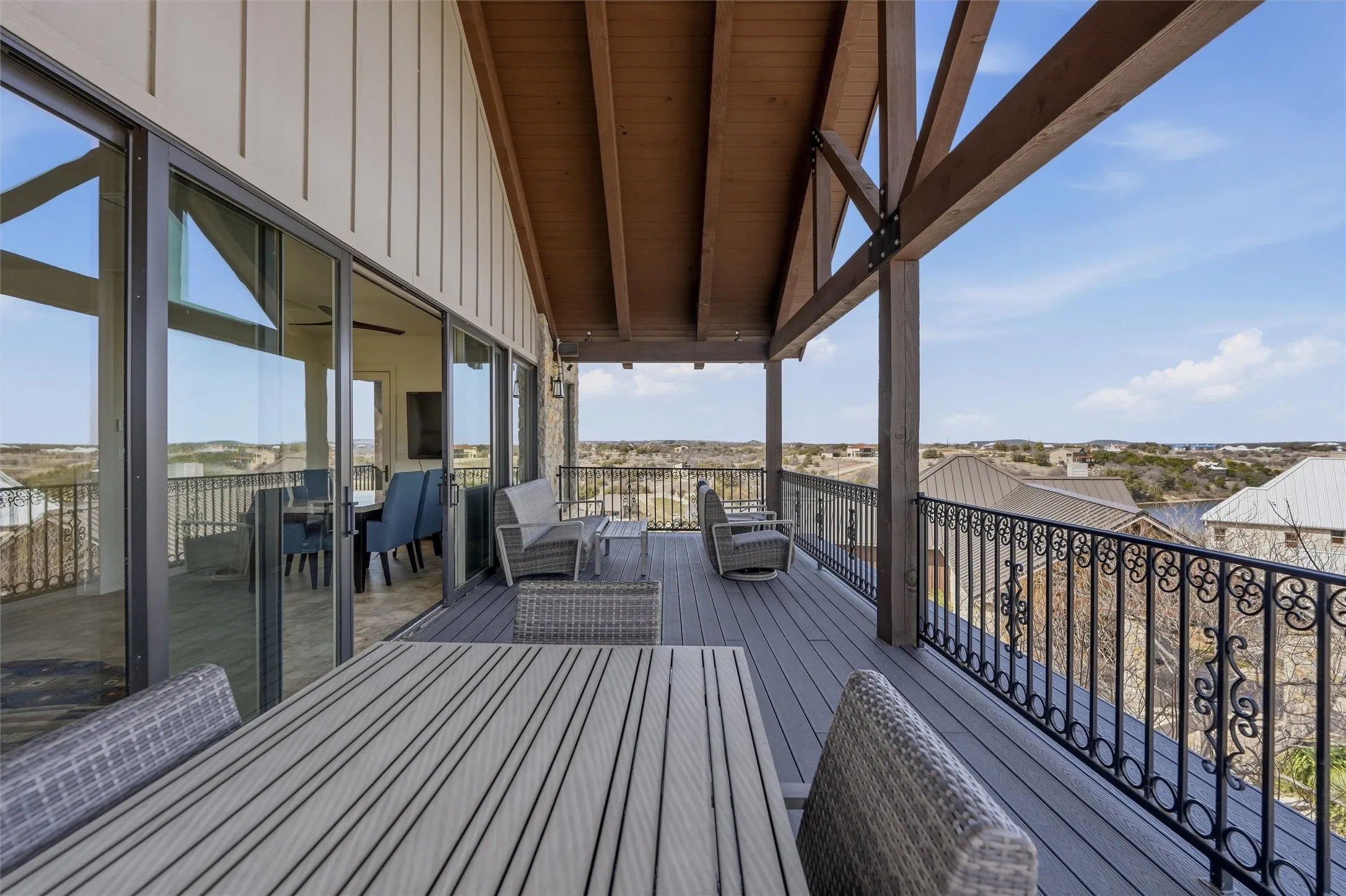 Single Family Residence For Sale in Palo Pinto County , 6161 W Hells Gate Drive, Possum Kingdom Lake, Texas 76475, 4 Bedroom, 4 Bathroom, 3 Garage spaces, 3,575 Sqft, built in 2005, Preowned, mls#21193173, Real Estate Agent in Possum Kingdom Lake, Homes For Sale in Palo Pinto county, Homes For Sale in Possum Kingdom Lake, Realtor in Possum Kingdom Lake Texas, Real Estate Brokerage Independent Realty Texas, Luminita Cordes Realtor