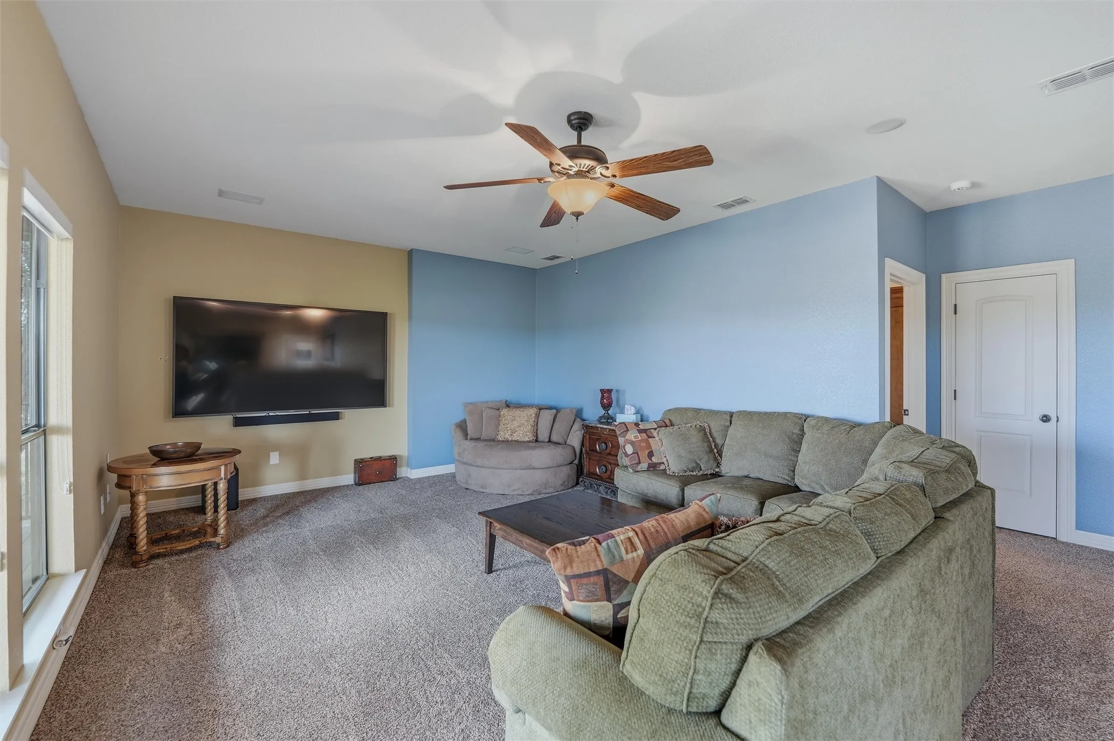 Single Family Residence For Sale in Palo Pinto County , 6161 W Hells Gate Drive, Possum Kingdom Lake, Texas 76475, 4 Bedroom, 4 Bathroom, 3 Garage spaces, 3,575 Sqft, built in 2005, Preowned, mls#21193173, Real Estate Agent in Possum Kingdom Lake, Homes For Sale in Palo Pinto county, Homes For Sale in Possum Kingdom Lake, Realtor in Possum Kingdom Lake Texas, Real Estate Brokerage Independent Realty Texas, Luminita Cordes Realtor