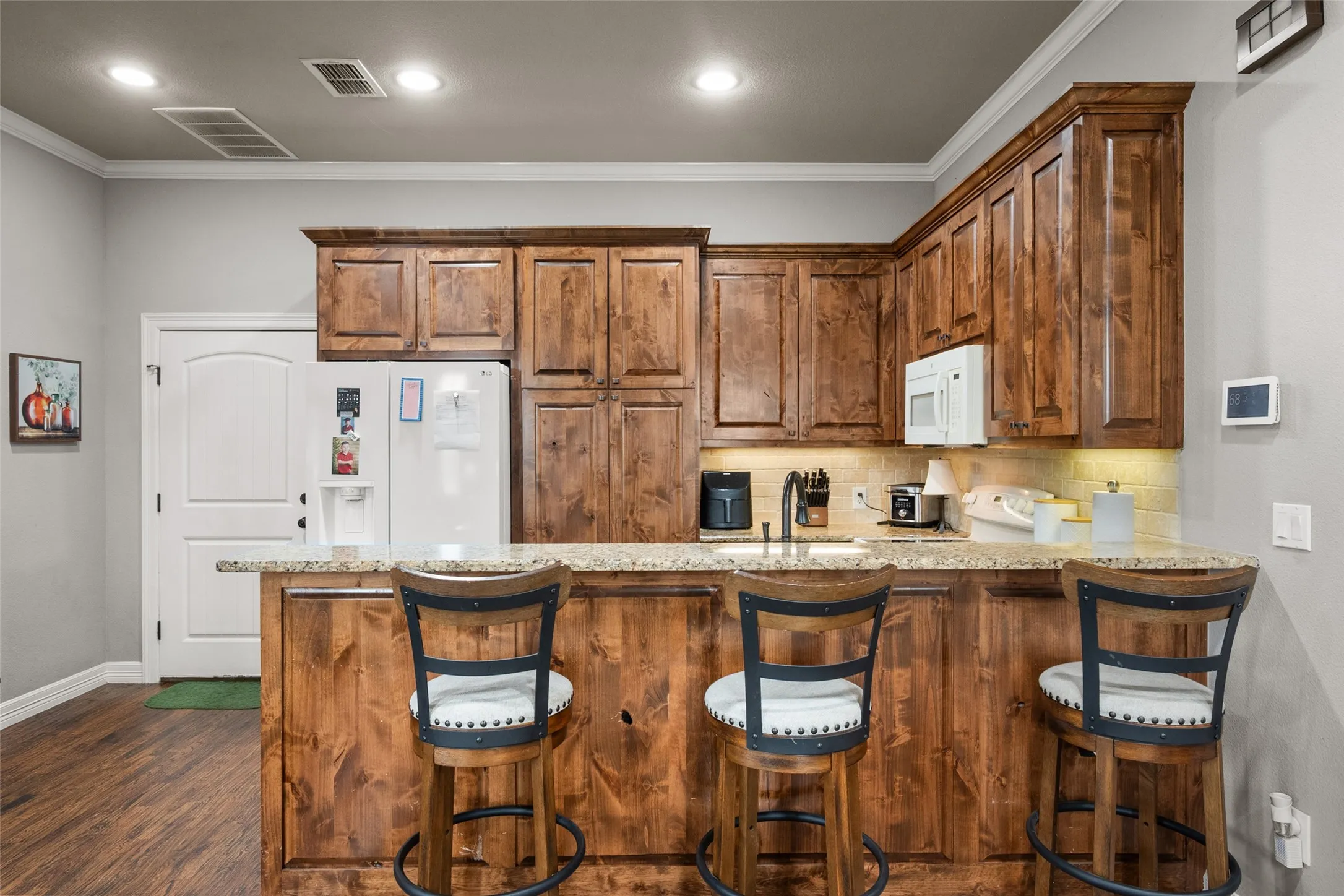 Single Family Residence For Sale in Navarro County , 606 Sunset Point, Kerens, Texas 75144, 4 Bedroom, 3 Bathroom, 2 Garage spaces, 3,206 Sqft, built in 2014, mls#21194940, Real Estate Agent in Kerens, Homes For Sale in Navarro county, Homes For Sale in Kerens, Realtor in Kerens Texas, Real Estate Brokerage Independent Realty Texas, Luminita Cordes Realtor