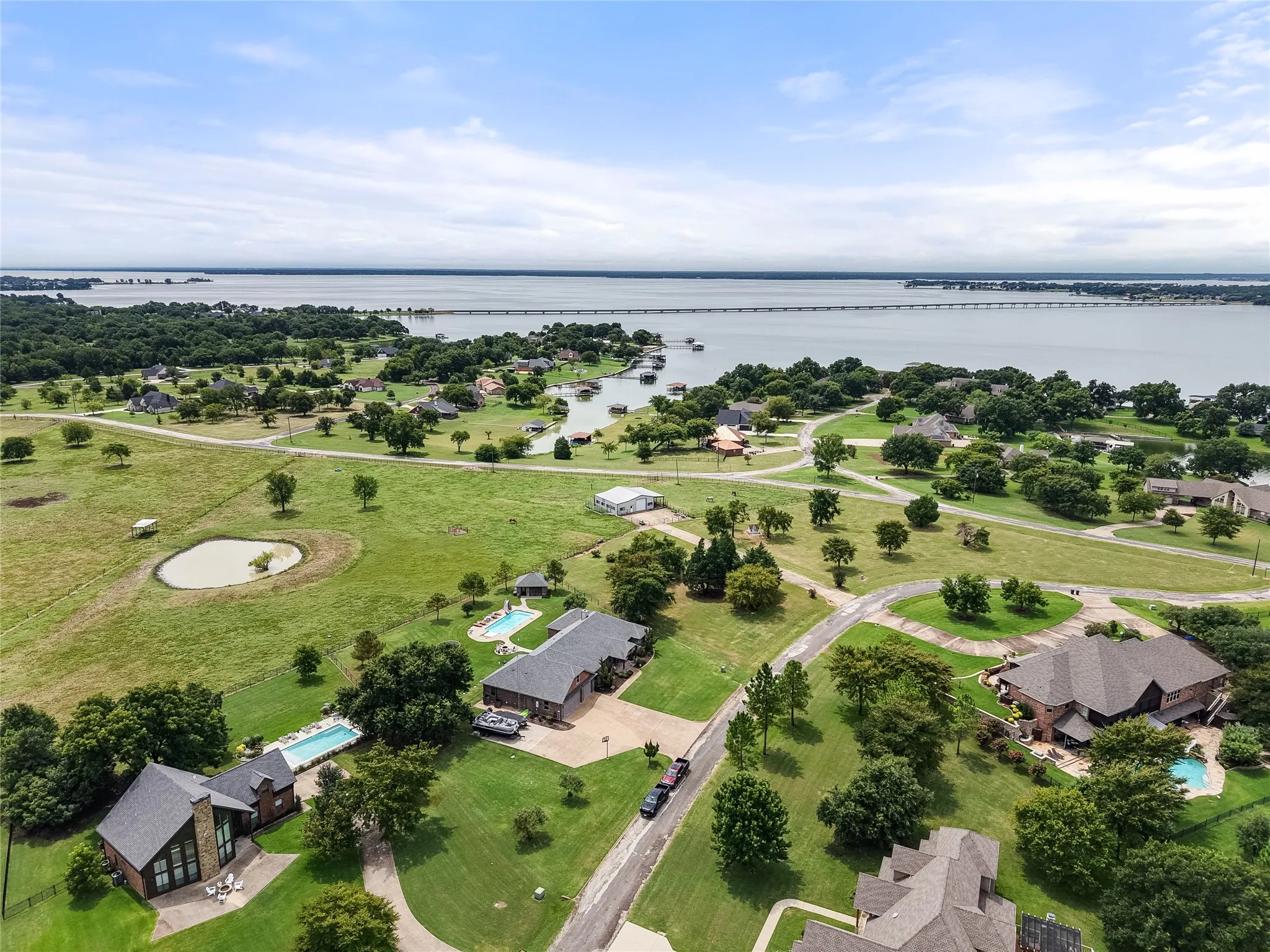 Single Family Residence For Sale in Navarro County , 606 Sunset Point, Kerens, Texas 75144, 4 Bedroom, 3 Bathroom, 2 Garage spaces, 3,206 Sqft, built in 2014, mls#21194940, Real Estate Agent in Kerens, Homes For Sale in Navarro county, Homes For Sale in Kerens, Realtor in Kerens Texas, Real Estate Brokerage Independent Realty Texas, Luminita Cordes Realtor