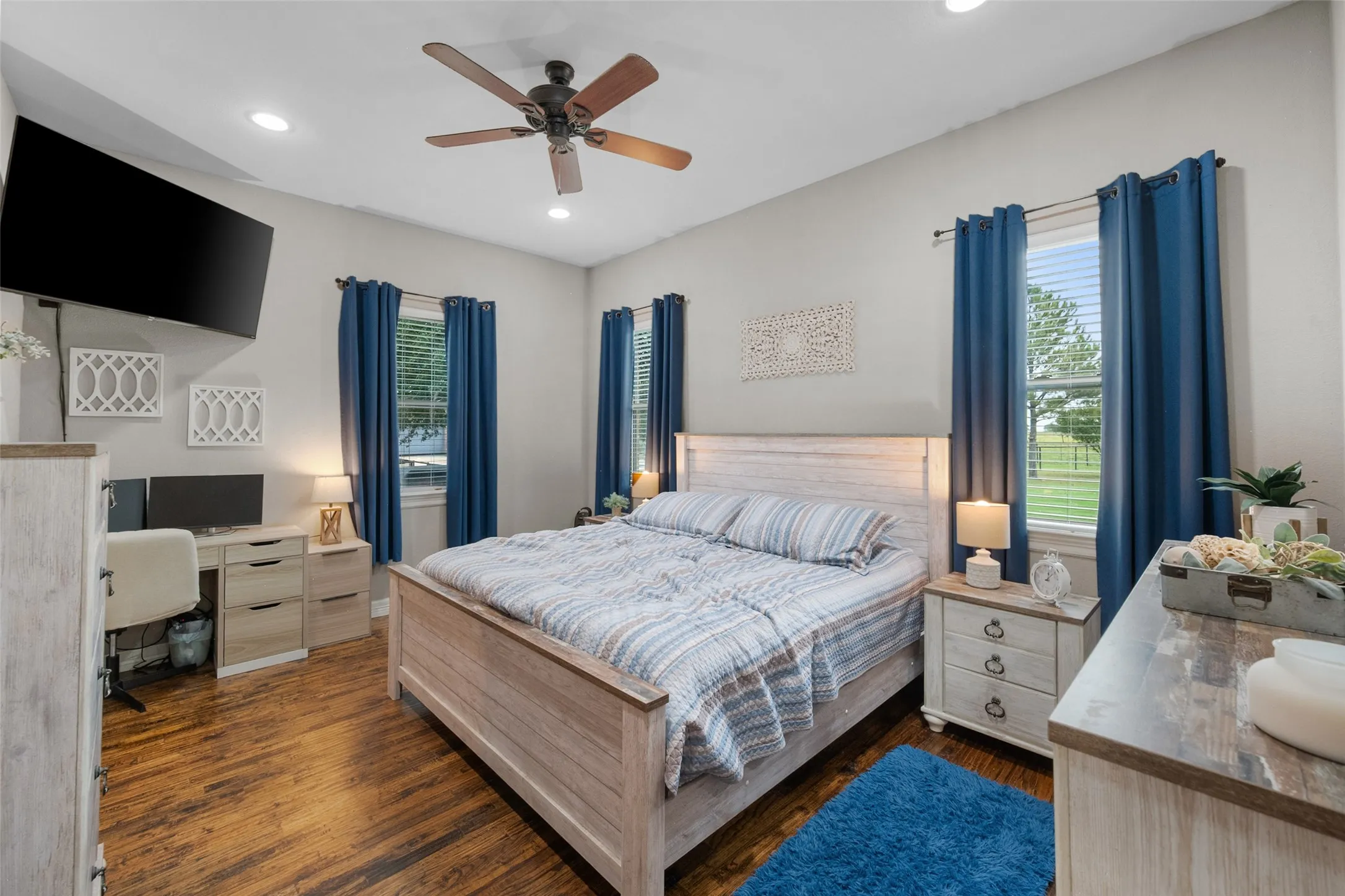 Single Family Residence For Sale in Navarro County , 606 Sunset Point, Kerens, Texas 75144, 4 Bedroom, 3 Bathroom, 2 Garage spaces, 3,206 Sqft, built in 2014, mls#21194940, Real Estate Agent in Kerens, Homes For Sale in Navarro county, Homes For Sale in Kerens, Realtor in Kerens Texas, Real Estate Brokerage Independent Realty Texas, Luminita Cordes Realtor