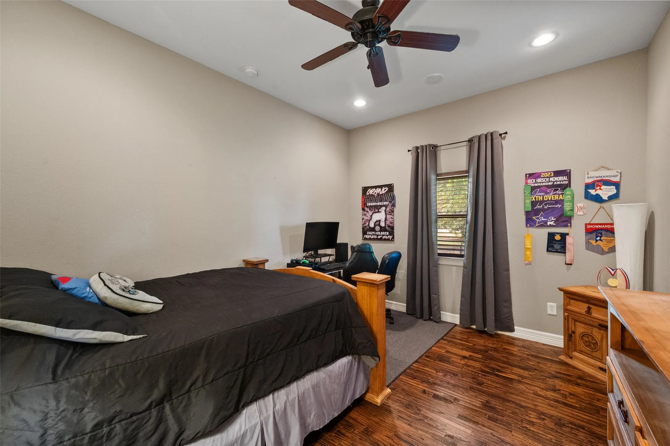 Single Family Residence For Sale in Navarro County , 606 Sunset Point, Kerens, Texas 75144, 4 Bedroom, 3 Bathroom, 2 Garage spaces, 3,206 Sqft, built in 2014, mls#21194940, Real Estate Agent in Kerens, Homes For Sale in Navarro county, Homes For Sale in Kerens, Realtor in Kerens Texas, Real Estate Brokerage Independent Realty Texas, Luminita Cordes Realtor