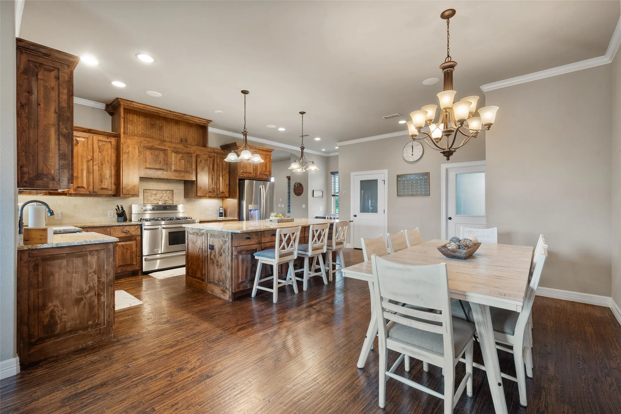 Single Family Residence For Sale in Navarro County , 606 Sunset Point, Kerens, Texas 75144, 4 Bedroom, 3 Bathroom, 2 Garage spaces, 3,206 Sqft, built in 2014, mls#21194940, Real Estate Agent in Kerens, Homes For Sale in Navarro county, Homes For Sale in Kerens, Realtor in Kerens Texas, Real Estate Brokerage Independent Realty Texas, Luminita Cordes Realtor