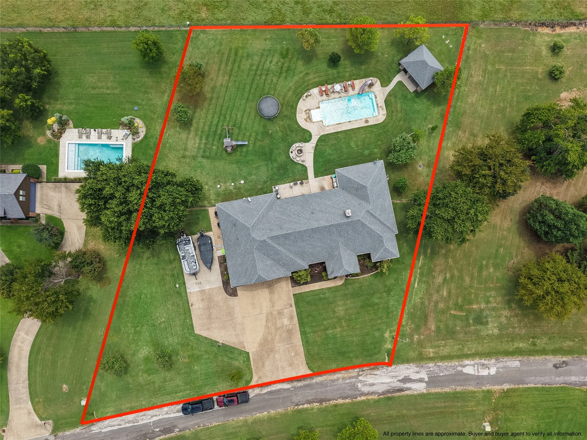 Single Family Residence For Sale in Navarro County , 606 Sunset Point, Kerens, Texas 75144, 4 Bedroom, 3 Bathroom, 2 Garage spaces, 3,206 Sqft, built in 2014, mls#21194940, Real Estate Agent in Kerens, Homes For Sale in Navarro county, Homes For Sale in Kerens, Realtor in Kerens Texas, Real Estate Brokerage Independent Realty Texas, Luminita Cordes Realtor
