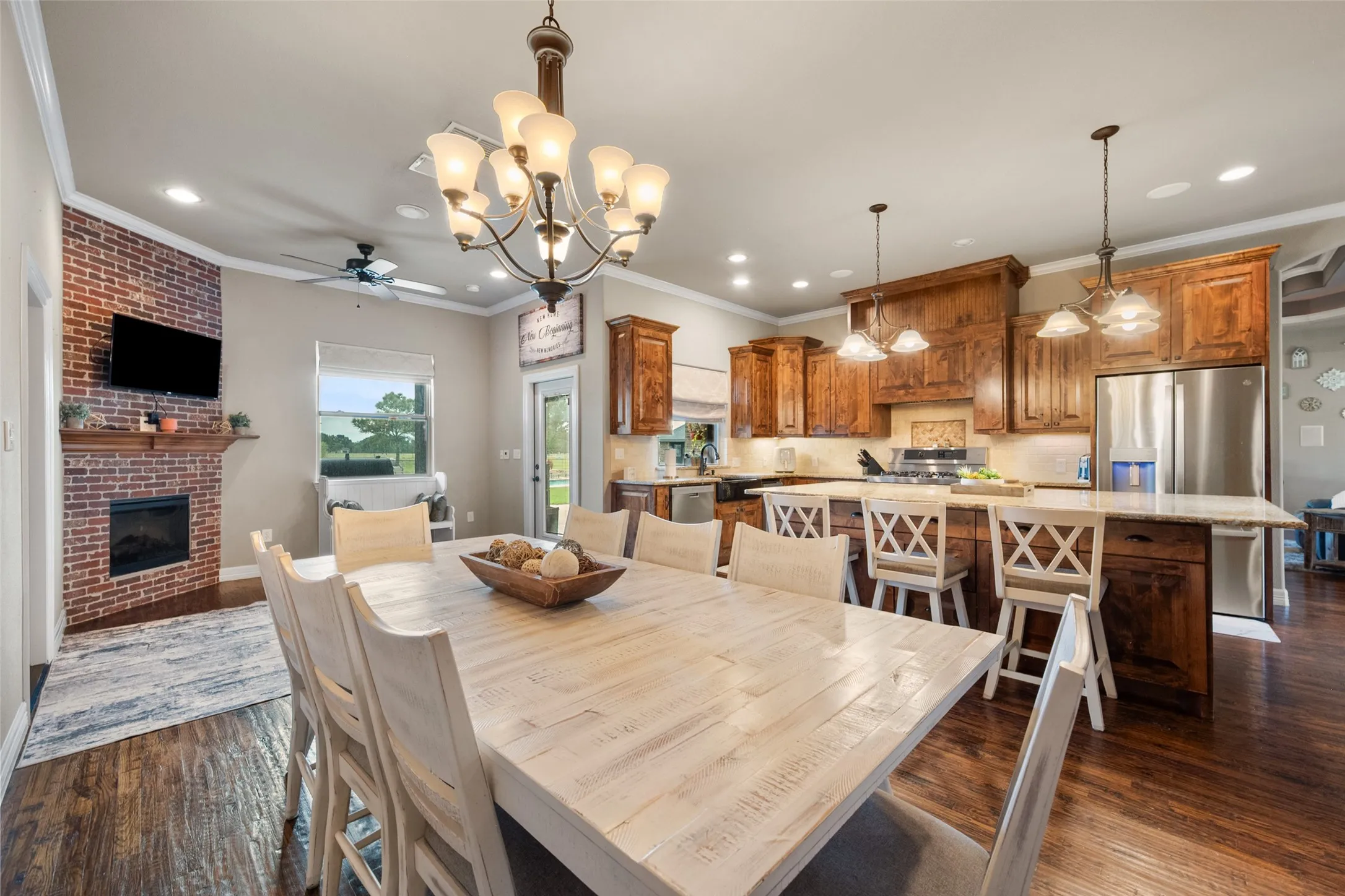 Single Family Residence For Sale in Navarro County , 606 Sunset Point, Kerens, Texas 75144, 4 Bedroom, 3 Bathroom, 2 Garage spaces, 3,206 Sqft, built in 2014, mls#21194940, Real Estate Agent in Kerens, Homes For Sale in Navarro county, Homes For Sale in Kerens, Realtor in Kerens Texas, Real Estate Brokerage Independent Realty Texas, Luminita Cordes Realtor