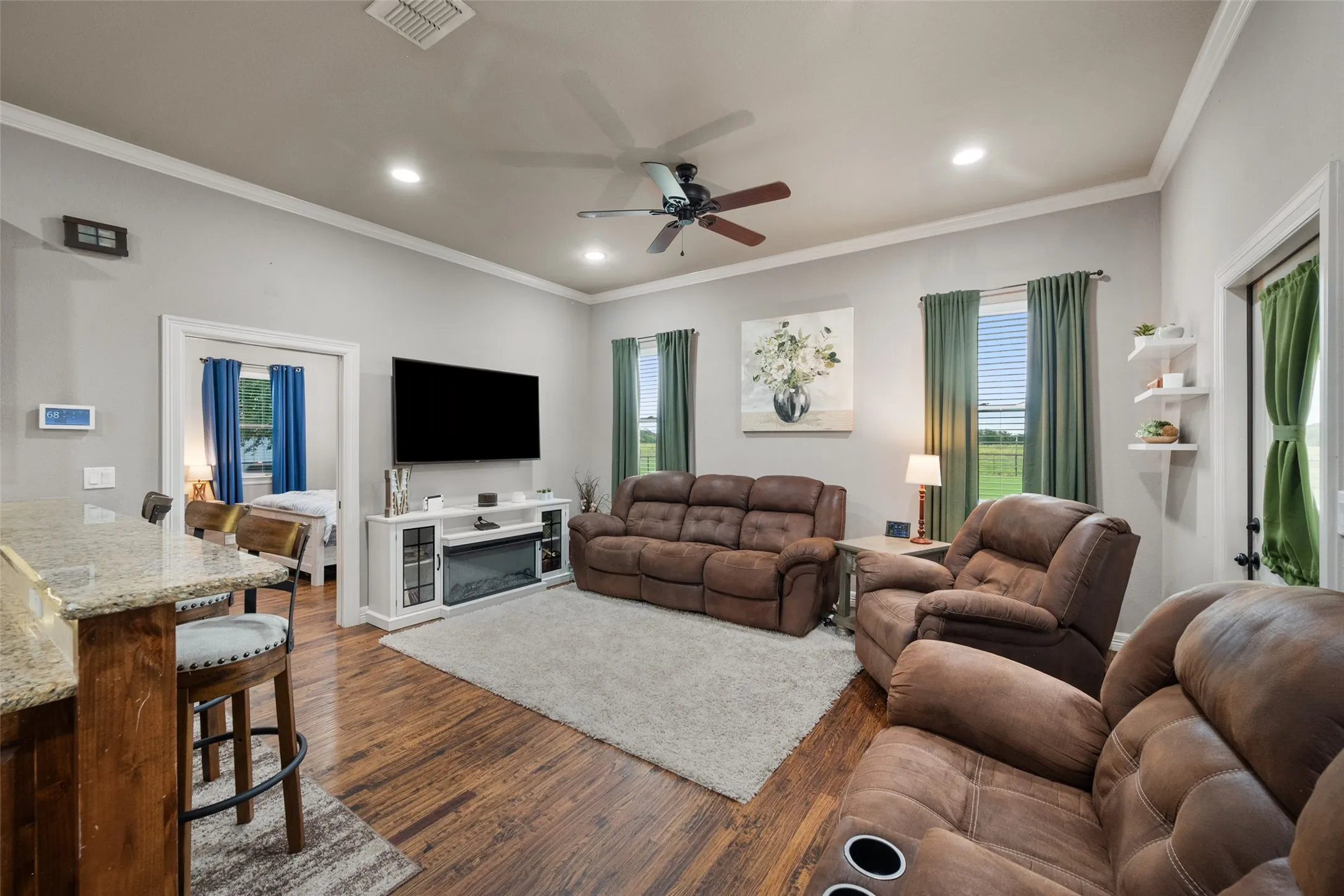 Single Family Residence For Sale in Navarro County , 606 Sunset Point, Kerens, Texas 75144, 4 Bedroom, 3 Bathroom, 2 Garage spaces, 3,206 Sqft, built in 2014, mls#21194940, Real Estate Agent in Kerens, Homes For Sale in Navarro county, Homes For Sale in Kerens, Realtor in Kerens Texas, Real Estate Brokerage Independent Realty Texas, Luminita Cordes Realtor