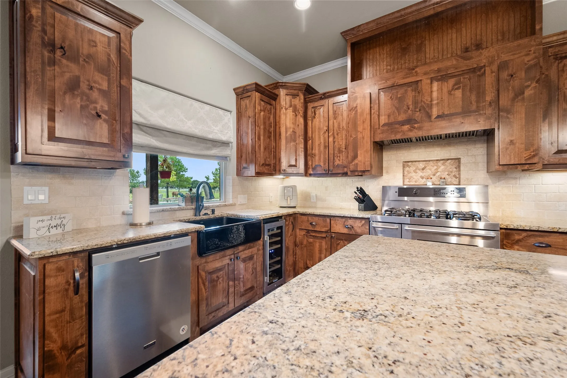 Single Family Residence For Sale in Navarro County , 606 Sunset Point, Kerens, Texas 75144, 4 Bedroom, 3 Bathroom, 2 Garage spaces, 3,206 Sqft, built in 2014, mls#21194940, Real Estate Agent in Kerens, Homes For Sale in Navarro county, Homes For Sale in Kerens, Realtor in Kerens Texas, Real Estate Brokerage Independent Realty Texas, Luminita Cordes Realtor