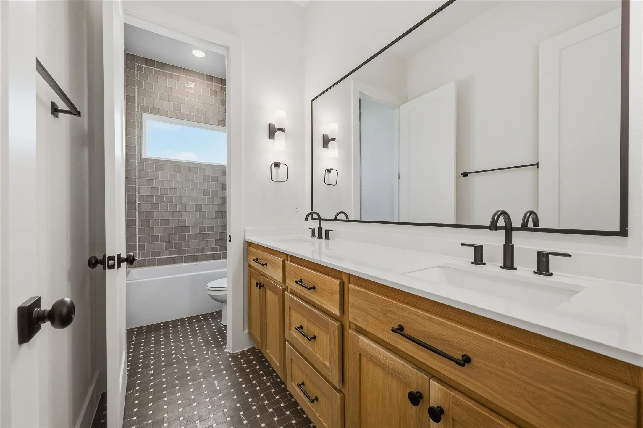 Single Family Residence For Sale in Ellis County , 1920 Kaycee Circle, Midlothian, Texas 76065, 4 Bedroom, 4 Bathroom, 3 Garage spaces, 3,311 Sqft, built in 2026, New Construction - Incomplete, mls#21195080, Real Estate Agent in Midlothian, Homes For Sale in Ellis county, Homes For Sale in Midlothian, Realtor in Midlothian Texas, Real Estate Brokerage Independent Realty Texas, Luminita Cordes Realtor