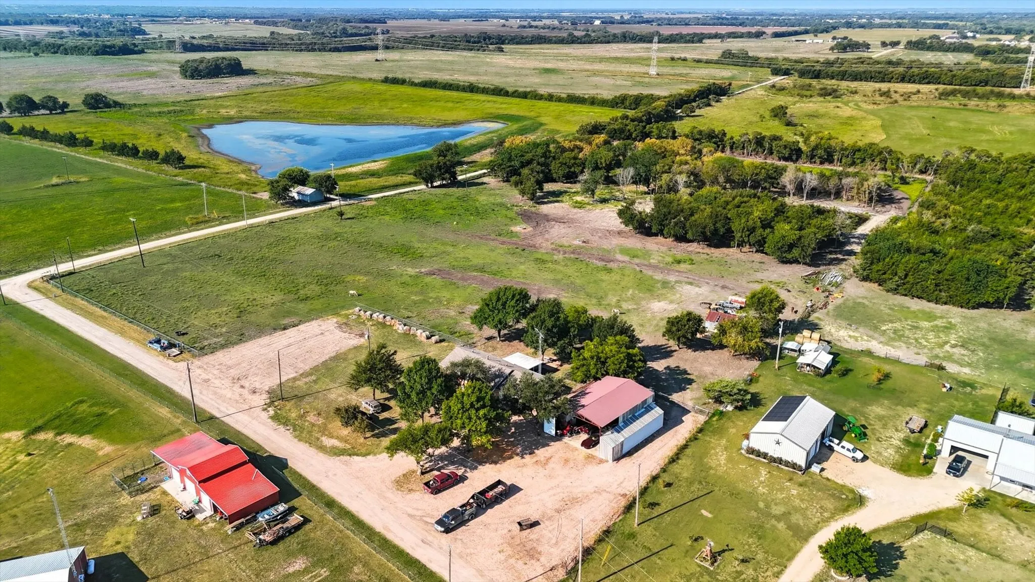 Single Family Residence For Sale in Fannin County , 1118 Private Road 425, Whitewright, Texas 75491, 3 Bedrooms, 2 Bathrooms, Garage spaces, 1,825 Sqft, built in 1986, Preowned, Price $585,000, mls#21194856, Real Estate Agent in Whitewright, Homes For Sale in Fannin county, Homes For Sale in Whitewright, Realtor in Whitewright Texas, Real Estate Brokerage Independent Realty Texas, Luminita Cordes Realtor