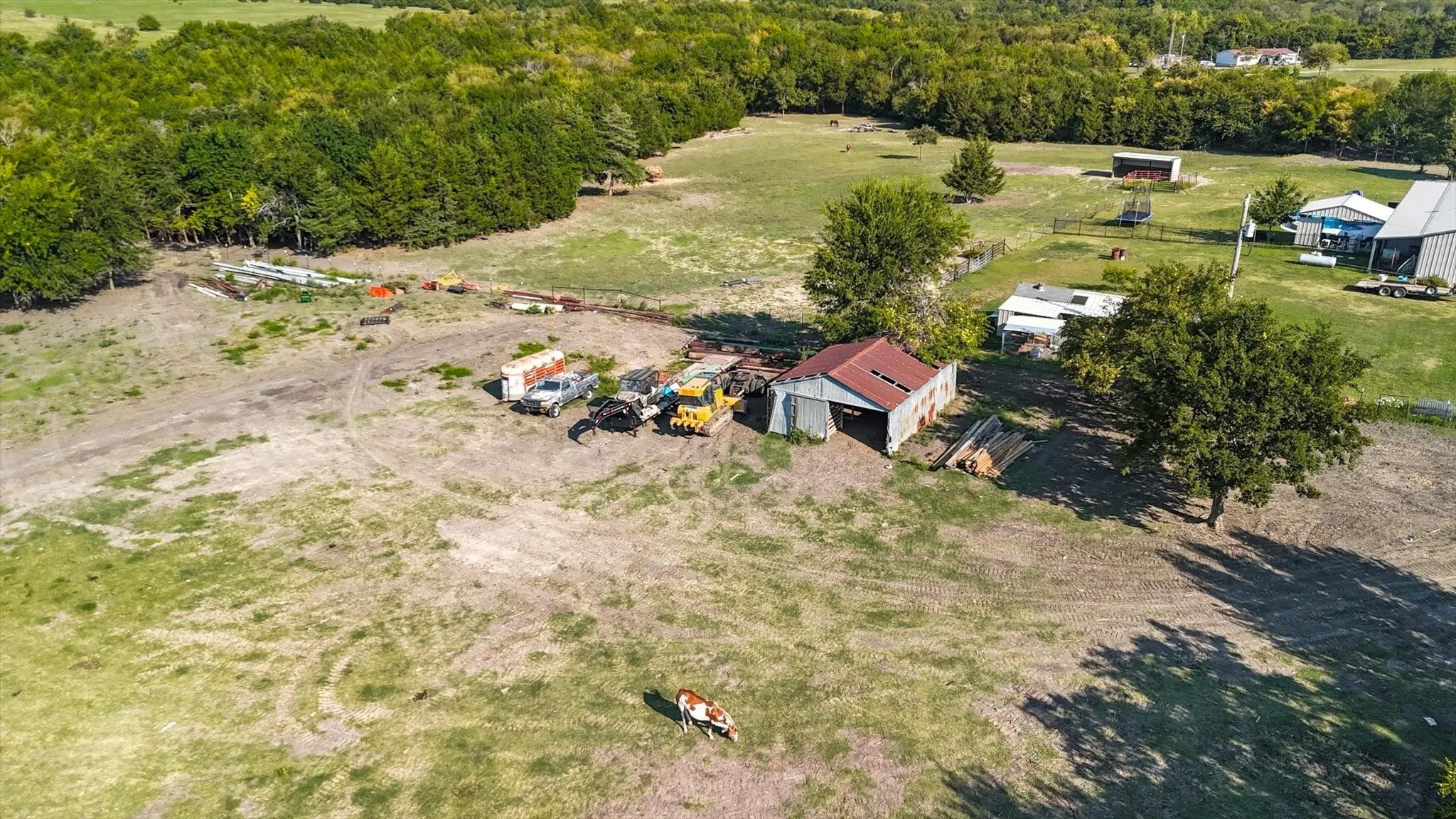 Single Family Residence For Sale in Fannin County , 1118 Private Road 425, Whitewright, Texas 75491, 3 Bedrooms, 2 Bathrooms, Garage spaces, 1,825 Sqft, built in 1986, Preowned, Price $585,000, mls#21194856, Real Estate Agent in Whitewright, Homes For Sale in Fannin county, Homes For Sale in Whitewright, Realtor in Whitewright Texas, Real Estate Brokerage Independent Realty Texas, Luminita Cordes Realtor