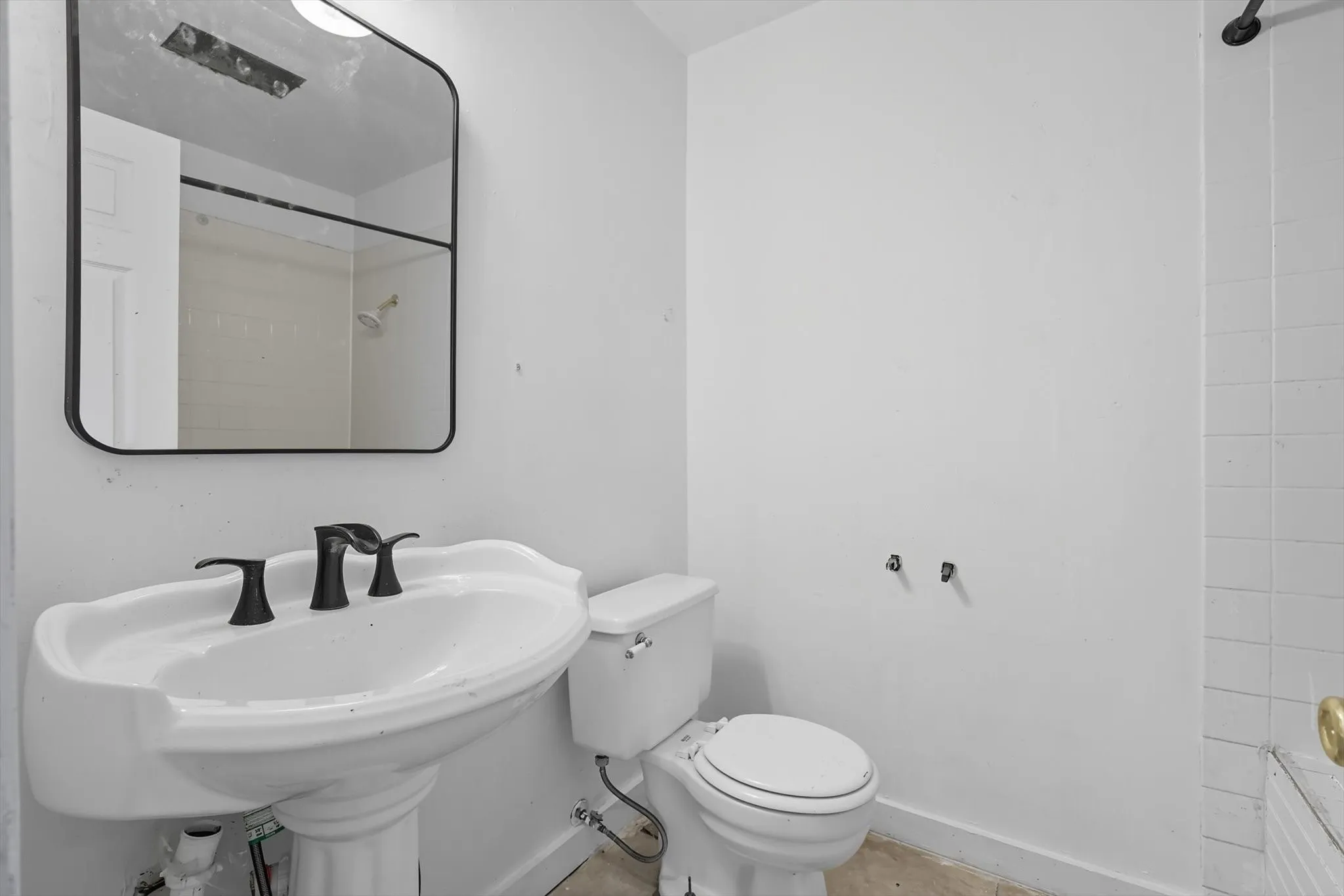 Single Family Residence For Sale in Fannin County , 1118 Private Road 425, Whitewright, Texas 75491, 3 Bedrooms, 2 Bathrooms, Garage spaces, 1,825 Sqft, built in 1986, Preowned, Price $585,000, mls#21194856, Real Estate Agent in Whitewright, Homes For Sale in Fannin county, Homes For Sale in Whitewright, Realtor in Whitewright Texas, Real Estate Brokerage Independent Realty Texas, Luminita Cordes Realtor