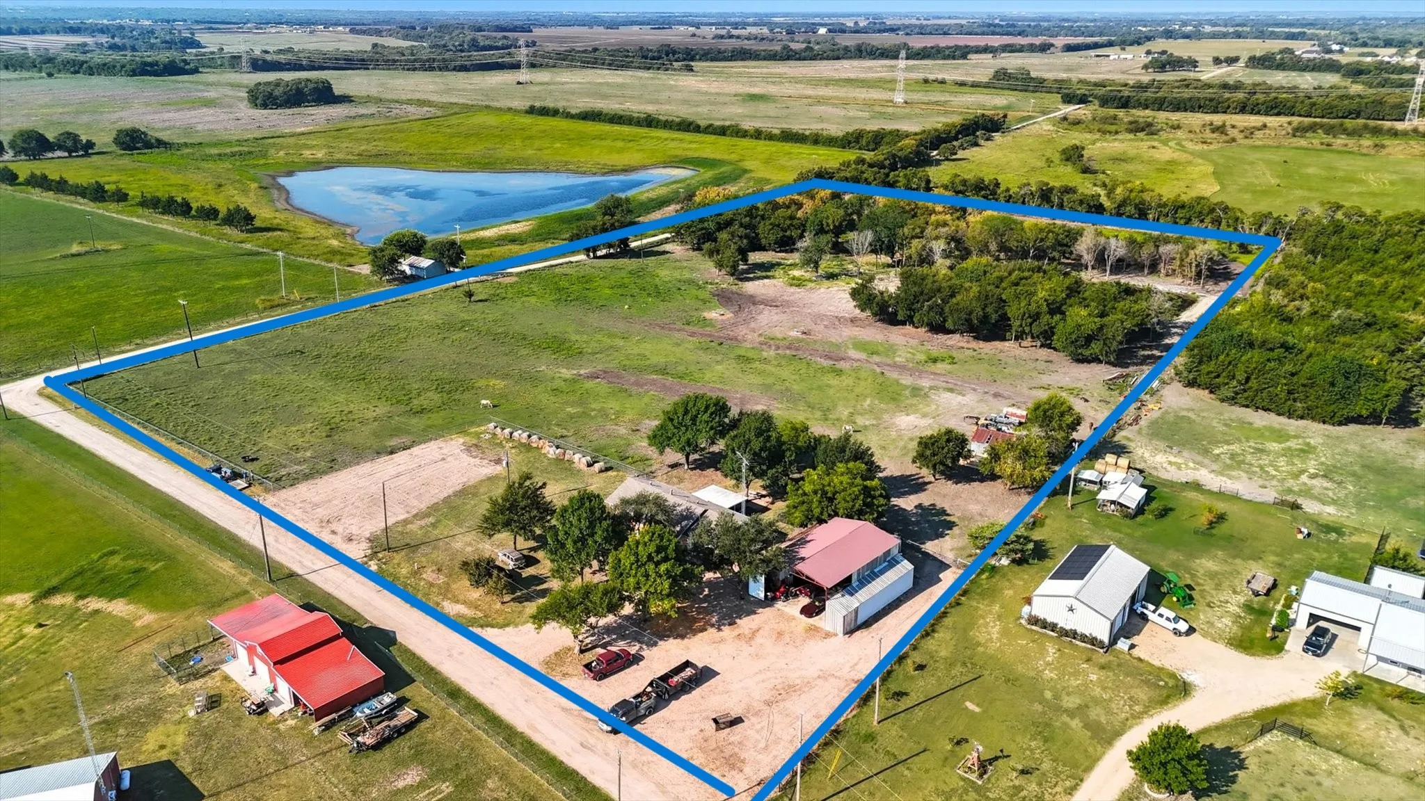 Single Family Residence For Sale in Fannin County , 1118 Private Road 425, Whitewright, Texas 75491, 3 Bedrooms, 2 Bathrooms, Garage spaces, 1,825 Sqft, built in 1986, Preowned, Price $585,000, mls#21194856, Real Estate Agent in Whitewright, Homes For Sale in Fannin county, Homes For Sale in Whitewright, Realtor in Whitewright Texas, Real Estate Brokerage Independent Realty Texas, Luminita Cordes Realtor