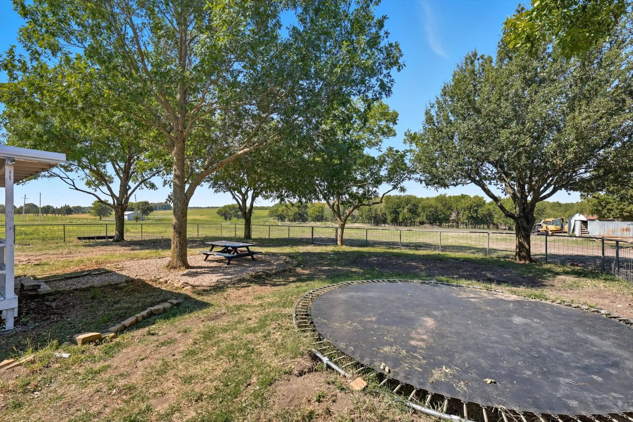 Single Family Residence For Sale in Fannin County , 1118 Private Road 425, Whitewright, Texas 75491, 3 Bedrooms, 2 Bathrooms, Garage spaces, 1,825 Sqft, built in 1986, Preowned, Price $585,000, mls#21194856, Real Estate Agent in Whitewright, Homes For Sale in Fannin county, Homes For Sale in Whitewright, Realtor in Whitewright Texas, Real Estate Brokerage Independent Realty Texas, Luminita Cordes Realtor