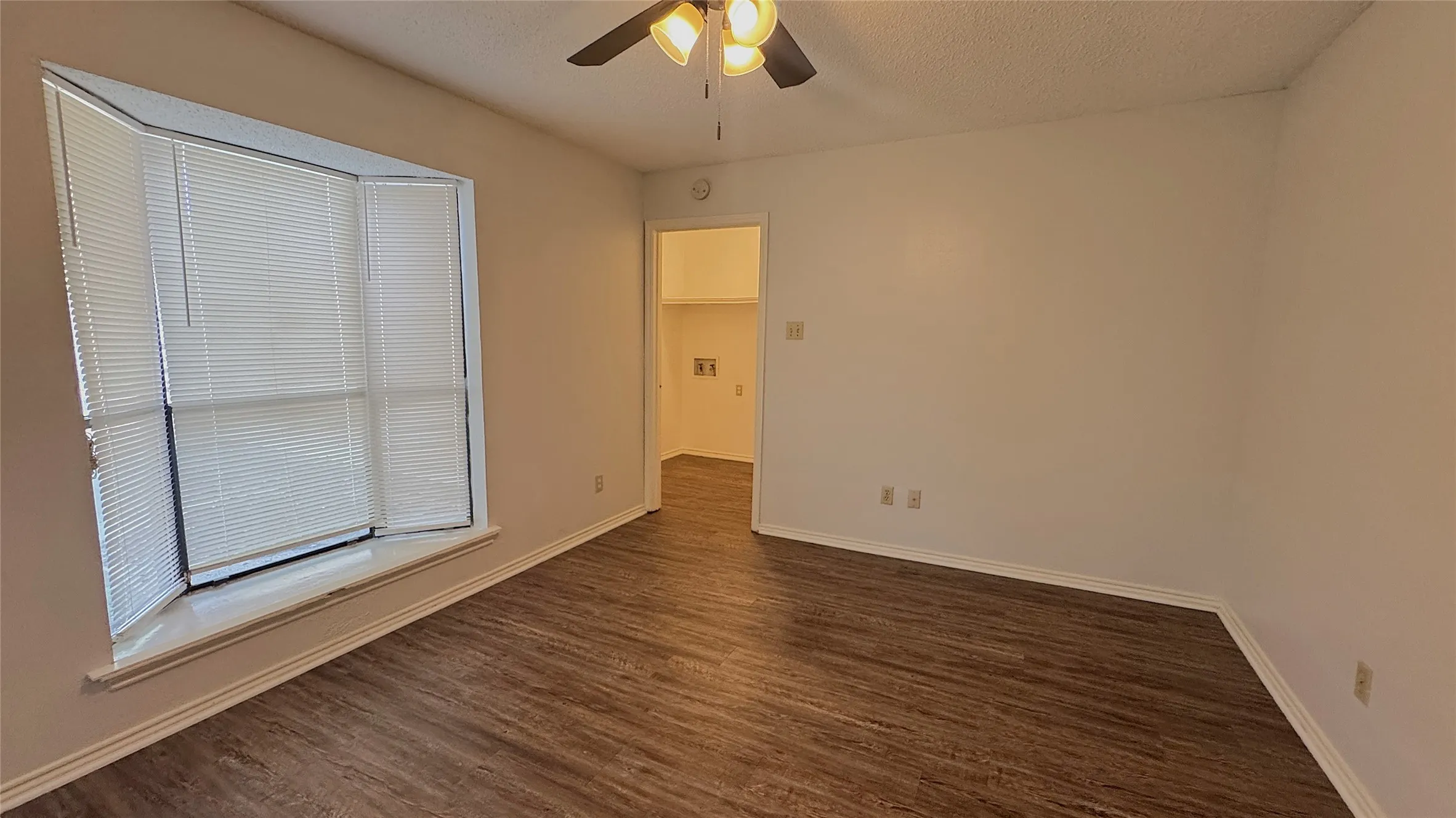 Single Family Residence For Rent in Dallas County , 1122 Pyramid Drive, Garland, Texas 75040, 3 Bedroom, 2 Bathroom, 2 Garage spaces, 1,506 Sqft, built in 1980, mls#21195168, Real Estate Agent in Garland, Homes For Rent in Dallas county, Homes For Rent in Garland, Realtor in Garland Texas, Real Estate Brokerage Independent Realty Texas, Luminita Cordes Realtor