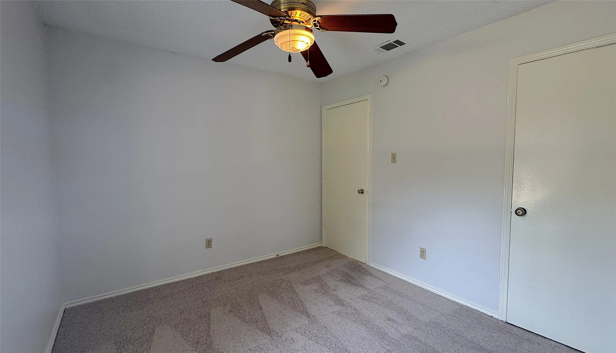 Single Family Residence For Rent in Dallas County , 1122 Pyramid Drive, Garland, Texas 75040, 3 Bedroom, 2 Bathroom, 2 Garage spaces, 1,506 Sqft, built in 1980, mls#21195168, Real Estate Agent in Garland, Homes For Rent in Dallas county, Homes For Rent in Garland, Realtor in Garland Texas, Real Estate Brokerage Independent Realty Texas, Luminita Cordes Realtor
