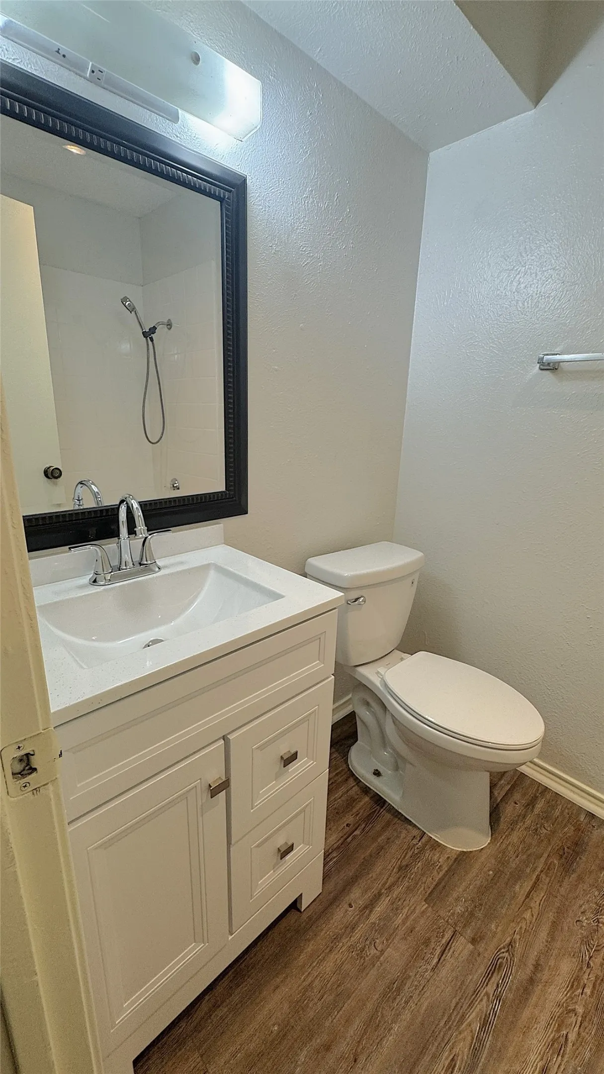 Single Family Residence For Rent in Dallas County , 1122 Pyramid Drive, Garland, Texas 75040, 3 Bedroom, 2 Bathroom, 2 Garage spaces, 1,506 Sqft, built in 1980, mls#21195168, Real Estate Agent in Garland, Homes For Rent in Dallas county, Homes For Rent in Garland, Realtor in Garland Texas, Real Estate Brokerage Independent Realty Texas, Luminita Cordes Realtor
