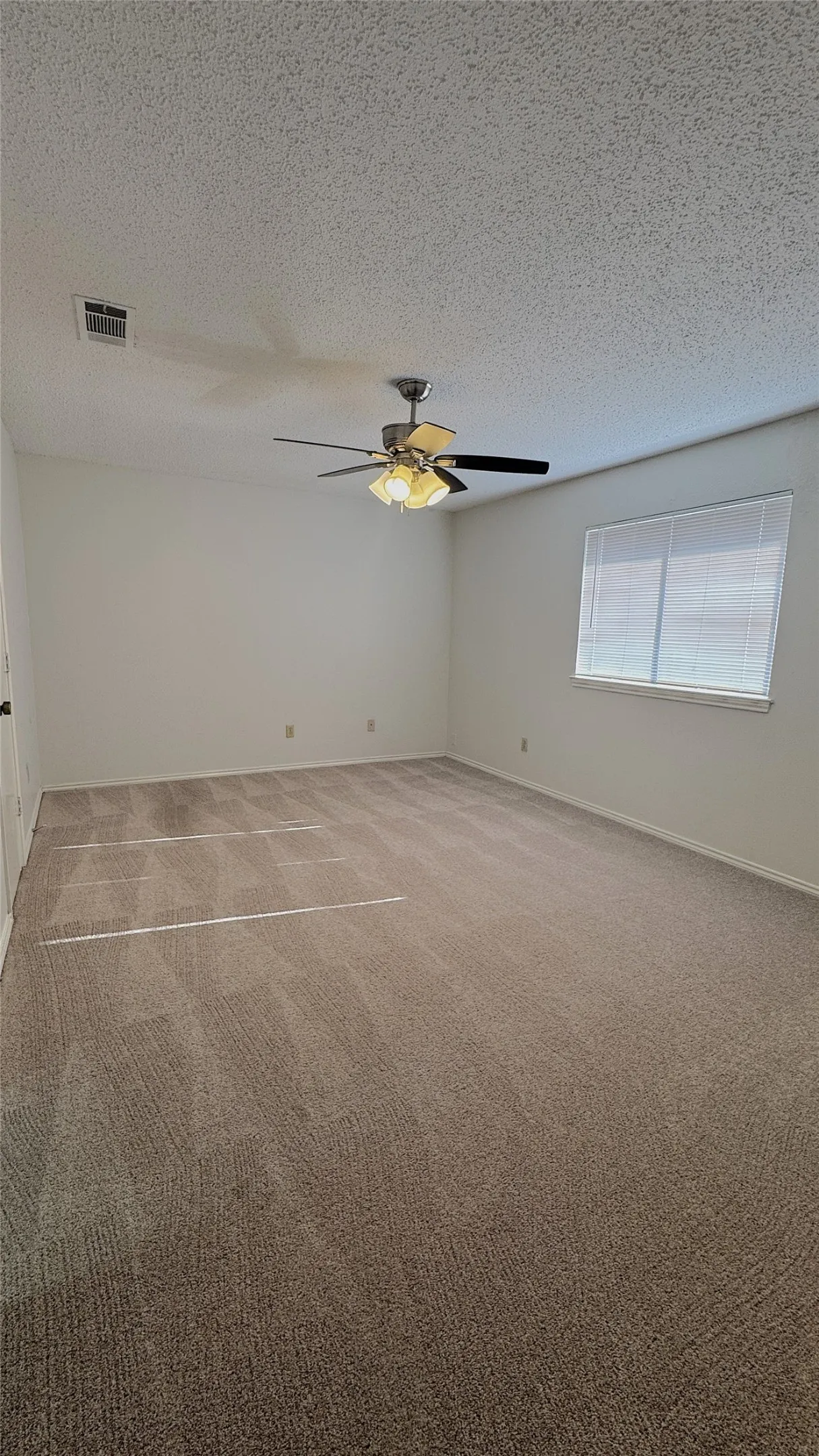 Single Family Residence For Rent in Dallas County , 1122 Pyramid Drive, Garland, Texas 75040, 3 Bedroom, 2 Bathroom, 2 Garage spaces, 1,506 Sqft, built in 1980, mls#21195168, Real Estate Agent in Garland, Homes For Rent in Dallas county, Homes For Rent in Garland, Realtor in Garland Texas, Real Estate Brokerage Independent Realty Texas, Luminita Cordes Realtor