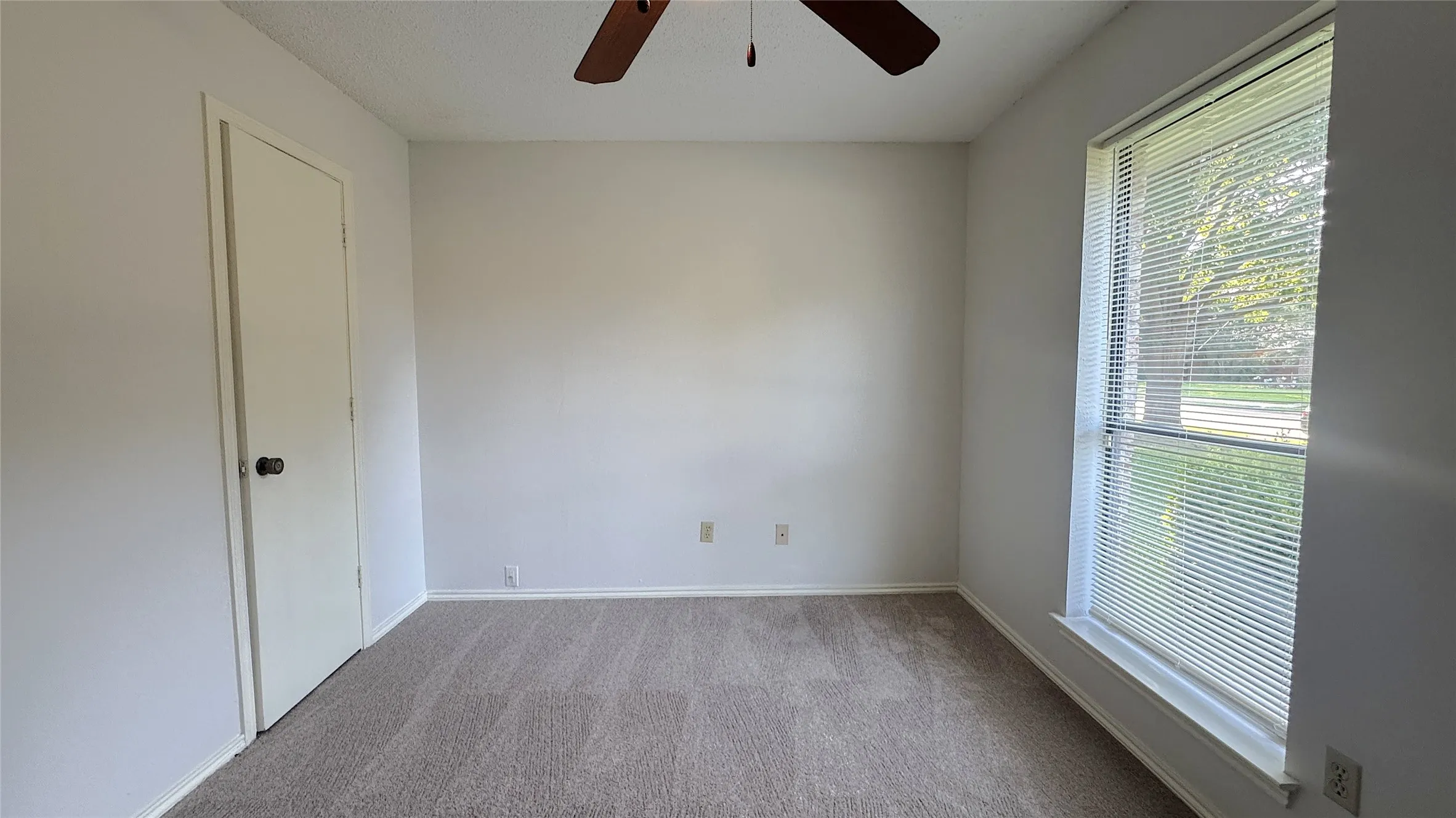 Single Family Residence For Rent in Dallas County , 1122 Pyramid Drive, Garland, Texas 75040, 3 Bedroom, 2 Bathroom, 2 Garage spaces, 1,506 Sqft, built in 1980, mls#21195168, Real Estate Agent in Garland, Homes For Rent in Dallas county, Homes For Rent in Garland, Realtor in Garland Texas, Real Estate Brokerage Independent Realty Texas, Luminita Cordes Realtor