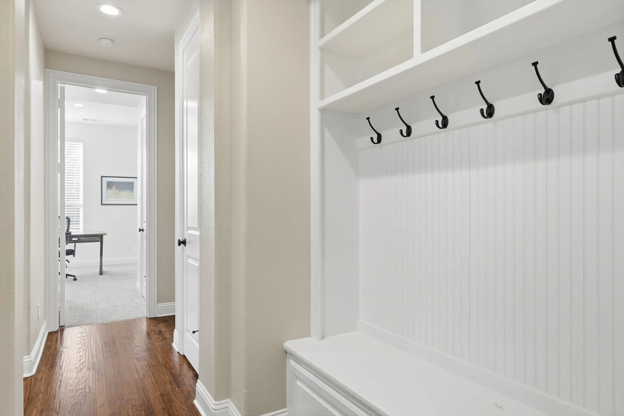 Single Family Residence For Sale in Denton County , 1008 W Bluff Way, Roanoke, Texas 76262, 3 Bedroom, 4 Bathroom, 2 Garage spaces, 2,955 Sqft, built in 2016, mls#21194719, Real Estate Agent in Roanoke, Homes For Sale in Denton county, Homes For Sale in Roanoke, Realtor in Roanoke Texas, Real Estate Brokerage Independent Realty Texas, Luminita Cordes Realtor