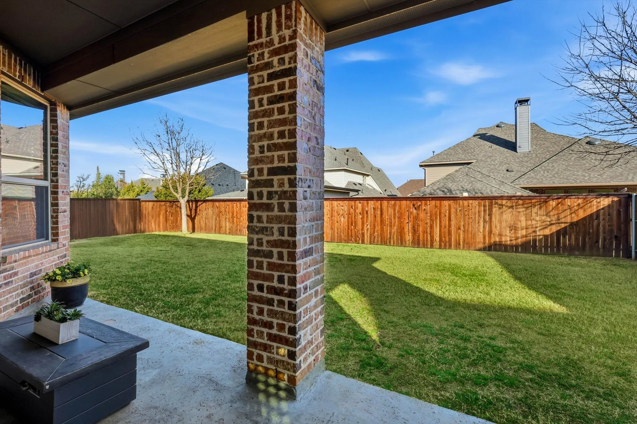 Single Family Residence For Sale in Denton County , 1008 W Bluff Way, Roanoke, Texas 76262, 3 Bedroom, 4 Bathroom, 2 Garage spaces, 2,955 Sqft, built in 2016, mls#21194719, Real Estate Agent in Roanoke, Homes For Sale in Denton county, Homes For Sale in Roanoke, Realtor in Roanoke Texas, Real Estate Brokerage Independent Realty Texas, Luminita Cordes Realtor