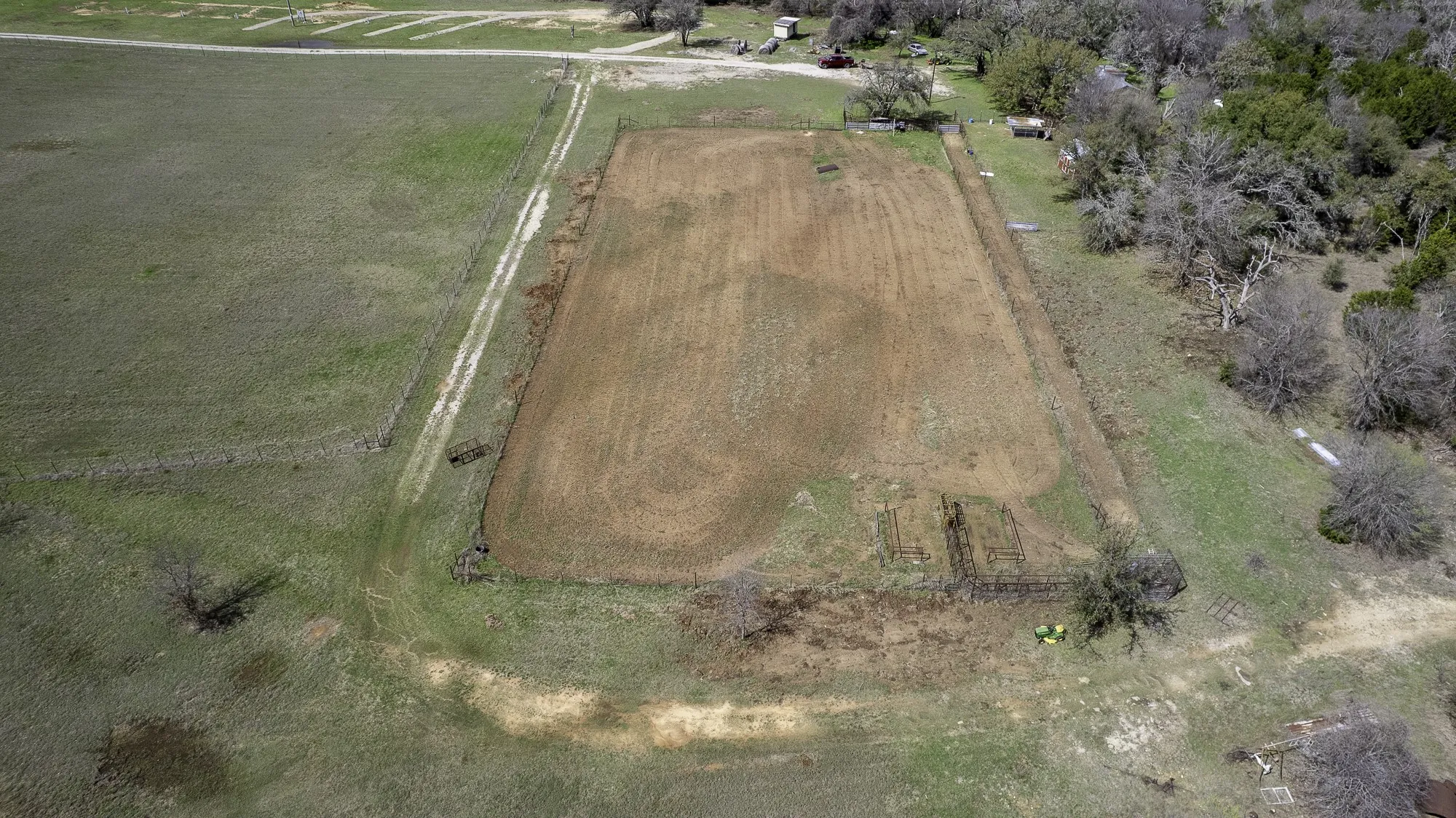 Roping/riding arena