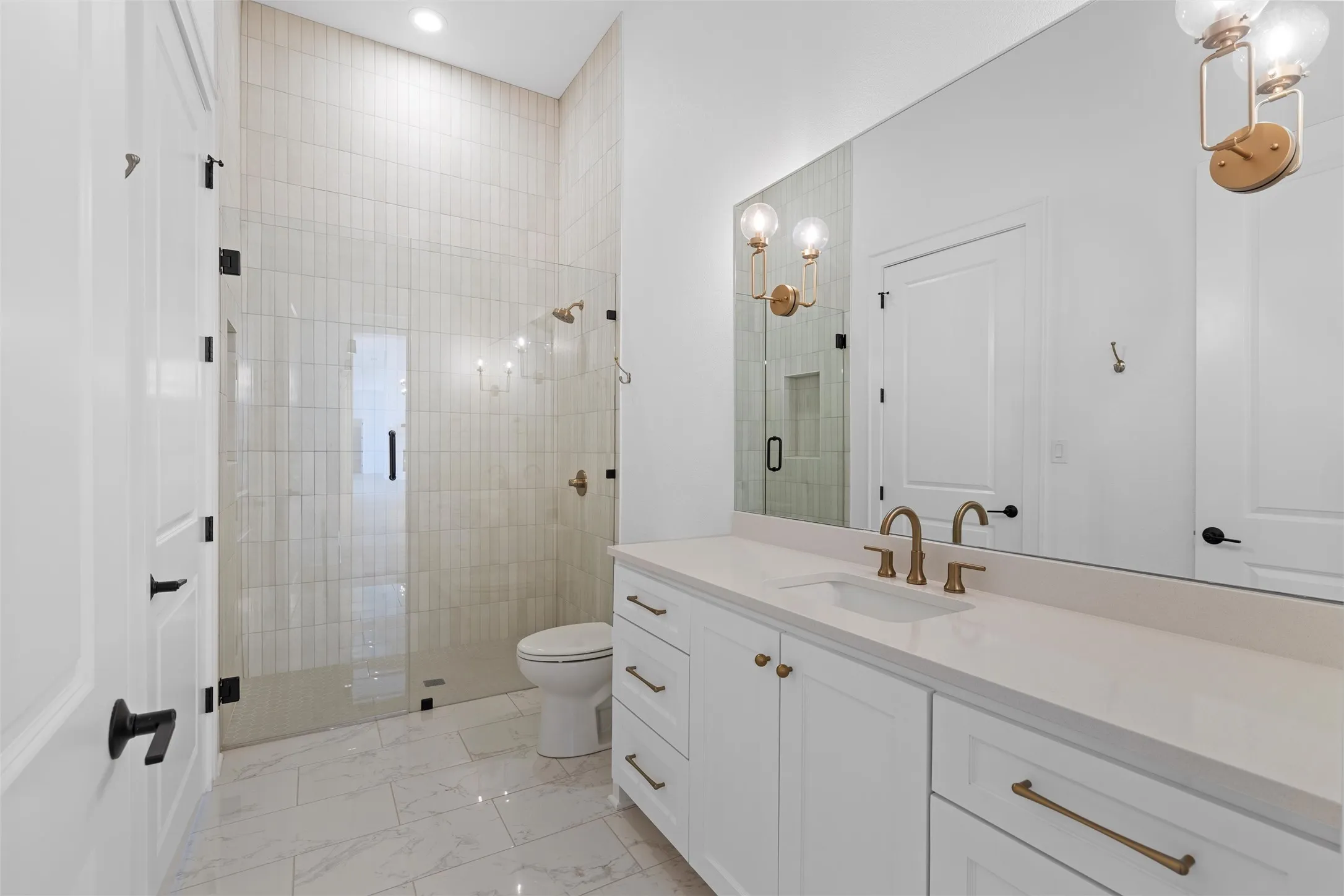 Single Family Residence For Sale in Mc Lennan County , 134 Sunflower Street, Lorena, Texas 76655, 4 Bedroom, 5 Bathroom, 3 Garage spaces, 5,030 Sqft, built in 2023, mls#21189909, Real Estate Agent in Lorena, Homes For Sale in Mc Lennan county, Homes For Sale in Lorena, Realtor in Lorena Texas, Real Estate Brokerage Independent Realty Texas, Luminita Cordes Realtor