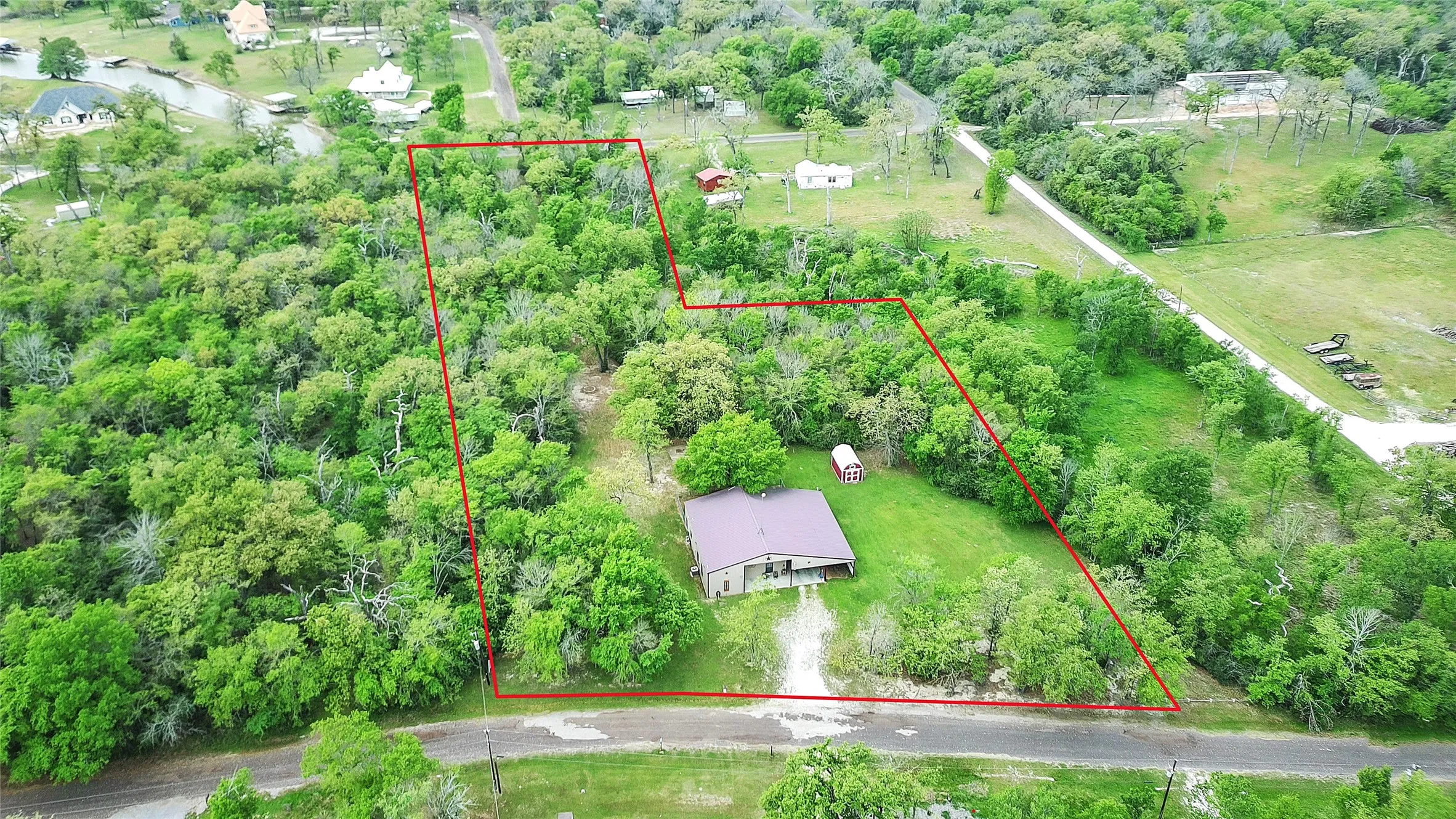Single Family Residence For Sale in Limestone County , 414 Lcr 763, Groesbeck, Texas 76642, 2 Bedroom, 3 Bathroom, 1 Garage spaces, 1,590 Sqft, built in 2009, Price $389,000, mls#21192153, Real Estate Agent in Groesbeck, Homes For Sale in Limestone county, Homes For Sale in Groesbeck, Realtor in Groesbeck Texas, Real Estate Brokerage Independent Realty Texas, Luminita Cordes Realtor