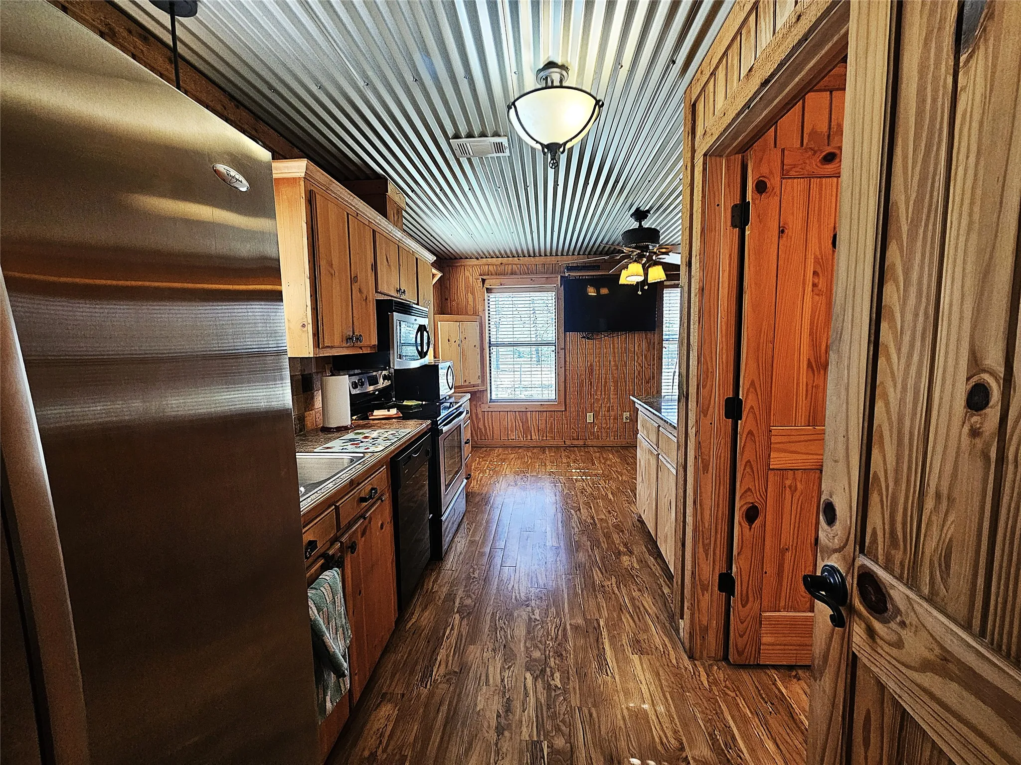 Single Family Residence For Sale in Limestone County , 414 Lcr 763, Groesbeck, Texas 76642, 2 Bedroom, 3 Bathroom, 1 Garage spaces, 1,590 Sqft, built in 2009, Price $389,000, mls#21192153, Real Estate Agent in Groesbeck, Homes For Sale in Limestone county, Homes For Sale in Groesbeck, Realtor in Groesbeck Texas, Real Estate Brokerage Independent Realty Texas, Luminita Cordes Realtor