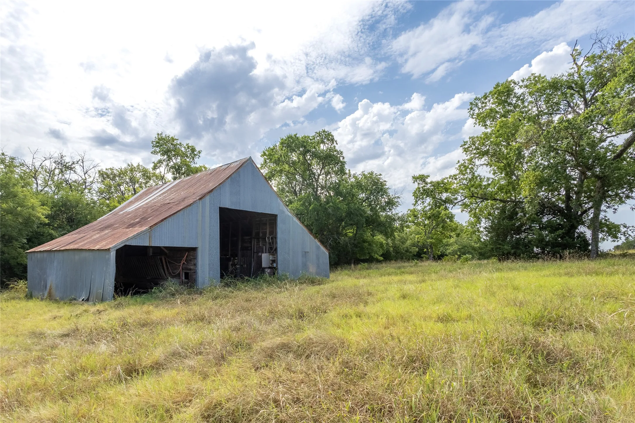 Ranch For Sale in Fannin County , 1966 County Road 2980, Windom, Texas 75492, 0, 0, Garage spaces, 0 Sqft, built in 1979, mls#21195318, Real Estate Agent in Windom, Homes For Sale in Fannin county, Homes For Sale in Windom, Realtor in Windom Texas, Real Estate Brokerage Independent Realty Texas, Luminita Cordes Realtor